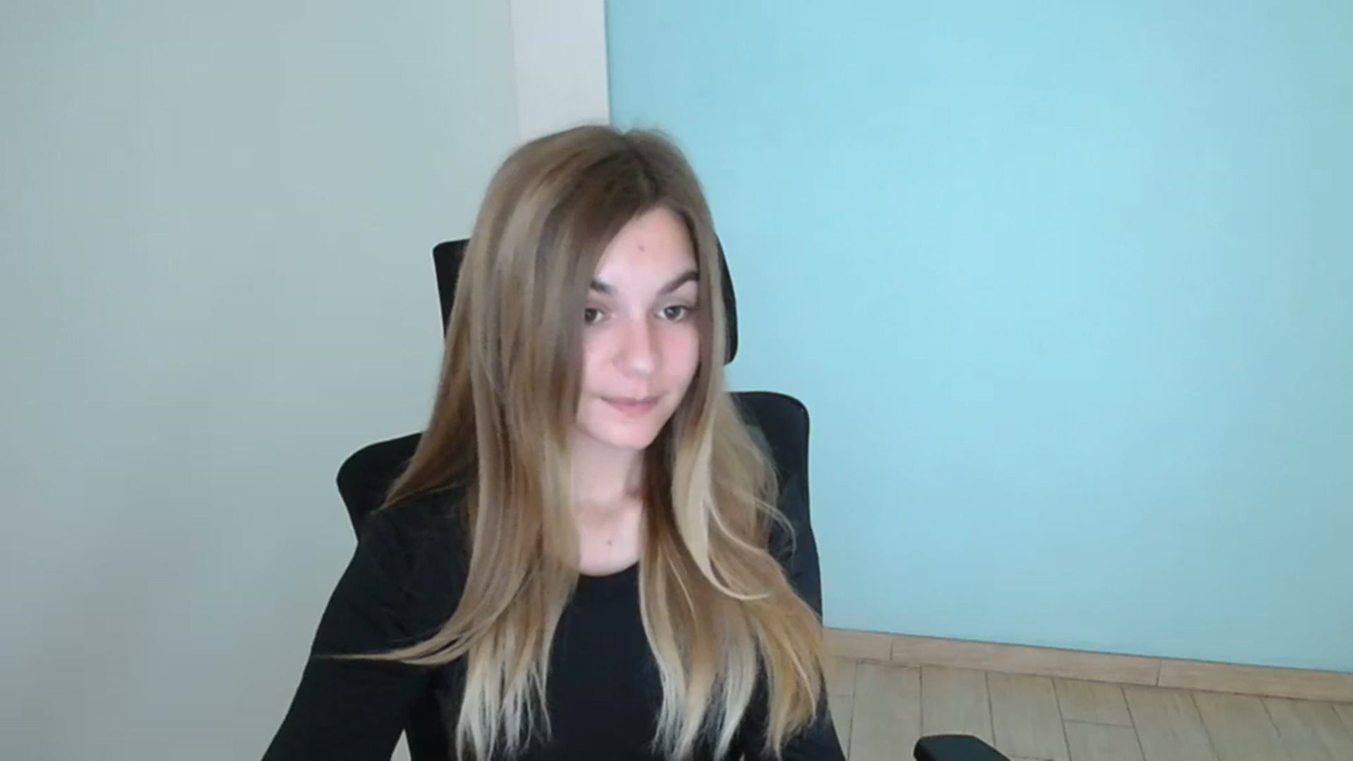 Gallery image thumbnail from Missi_More's myfreecams stream on, 08/03/2023, 08:26 image 14 of 20