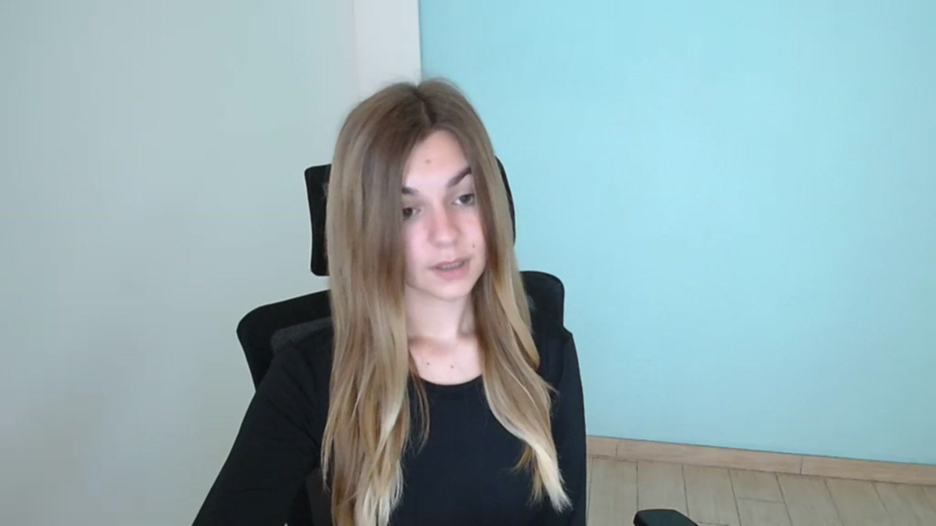 Gallery image thumbnail from Missi_More's myfreecams stream on, 08/03/2023, 08:26 image 15 of 20