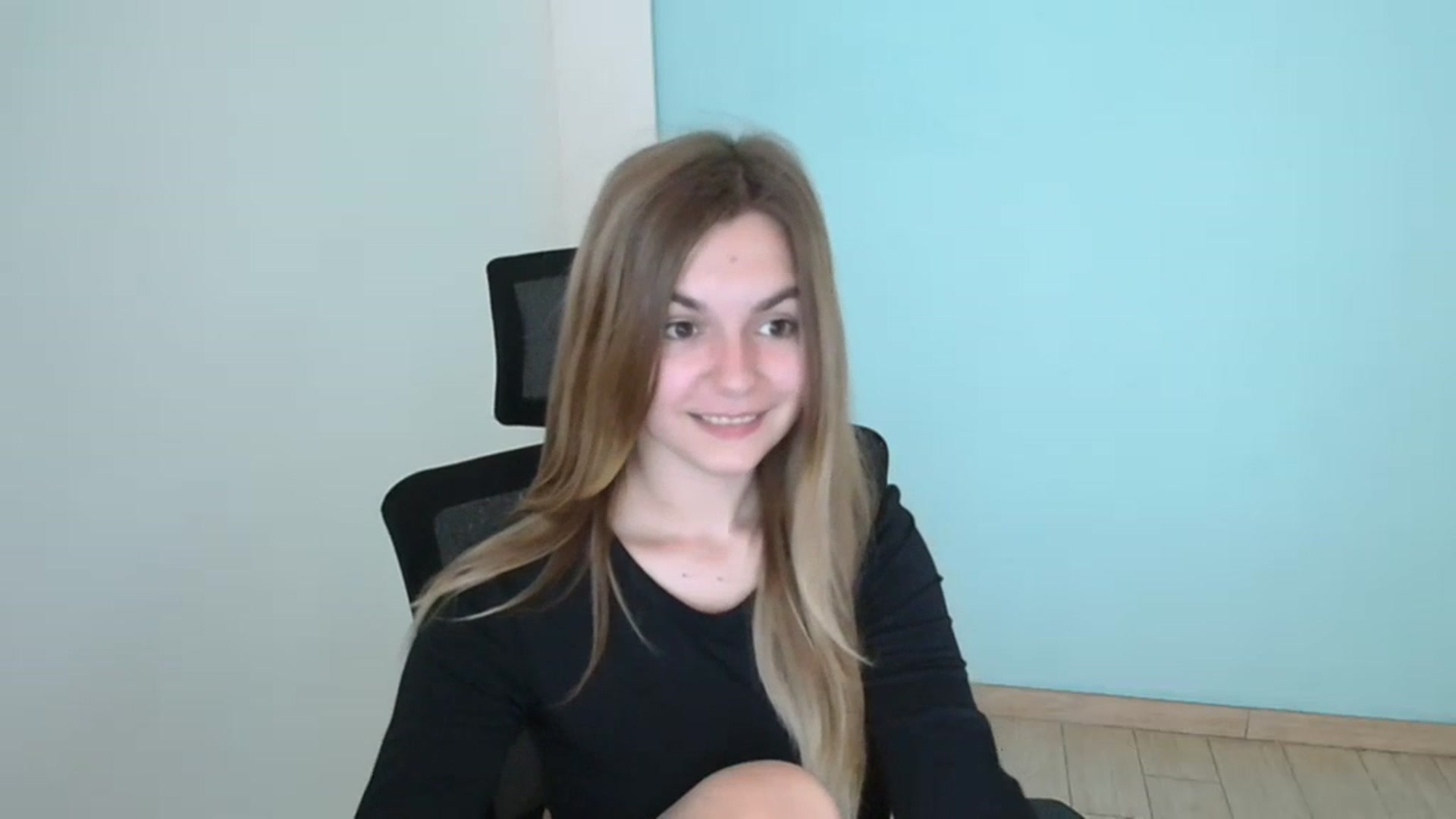 Gallery image thumbnail from Missi_More's myfreecams stream on, 08/03/2023, 08:26 image 17 of 20
