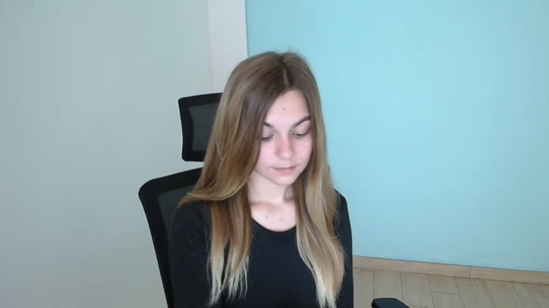 Gallery image thumbnail from Missi_More's myfreecams stream on, 08/03/2023, 08:26 image 13 of 20