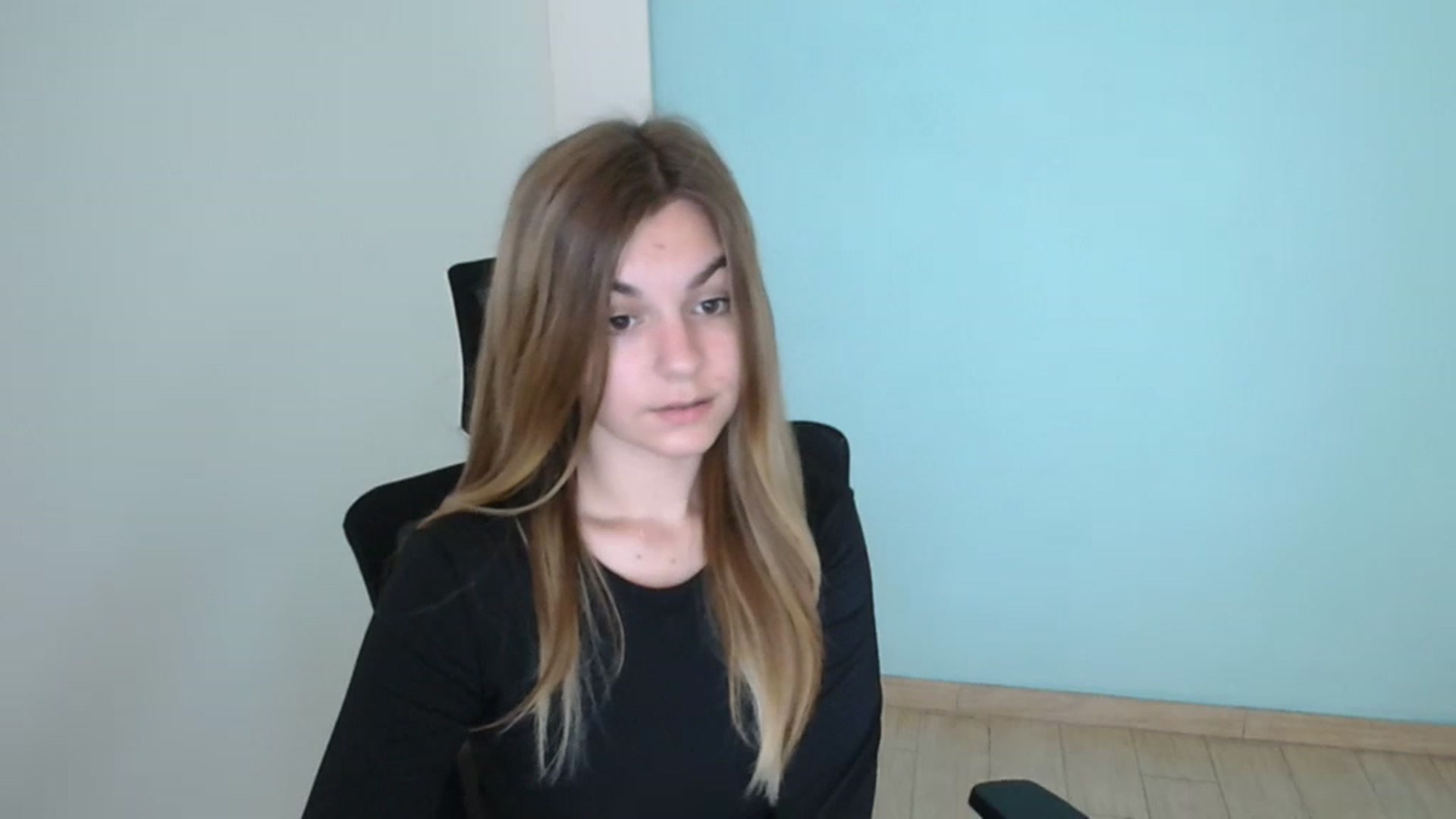 Gallery image thumbnail from Missi_More's myfreecams stream on, 08/03/2023, 08:26 image 11 of 20