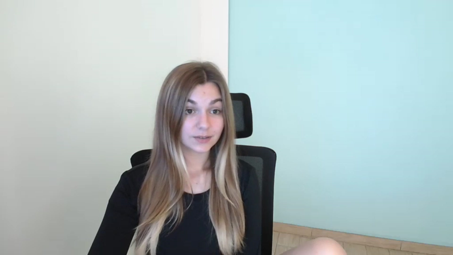 Gallery image thumbnail from Missi_More's myfreecams stream on, 08/04/2023, 10:49 image 9 of 20