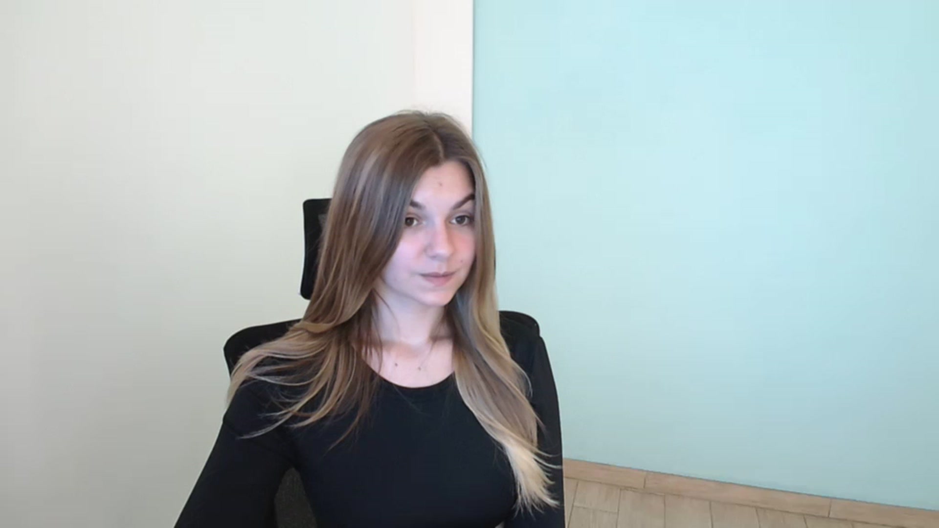 Gallery image thumbnail from Missi_More's myfreecams stream on, 08/04/2023, 10:49 image 10 of 20