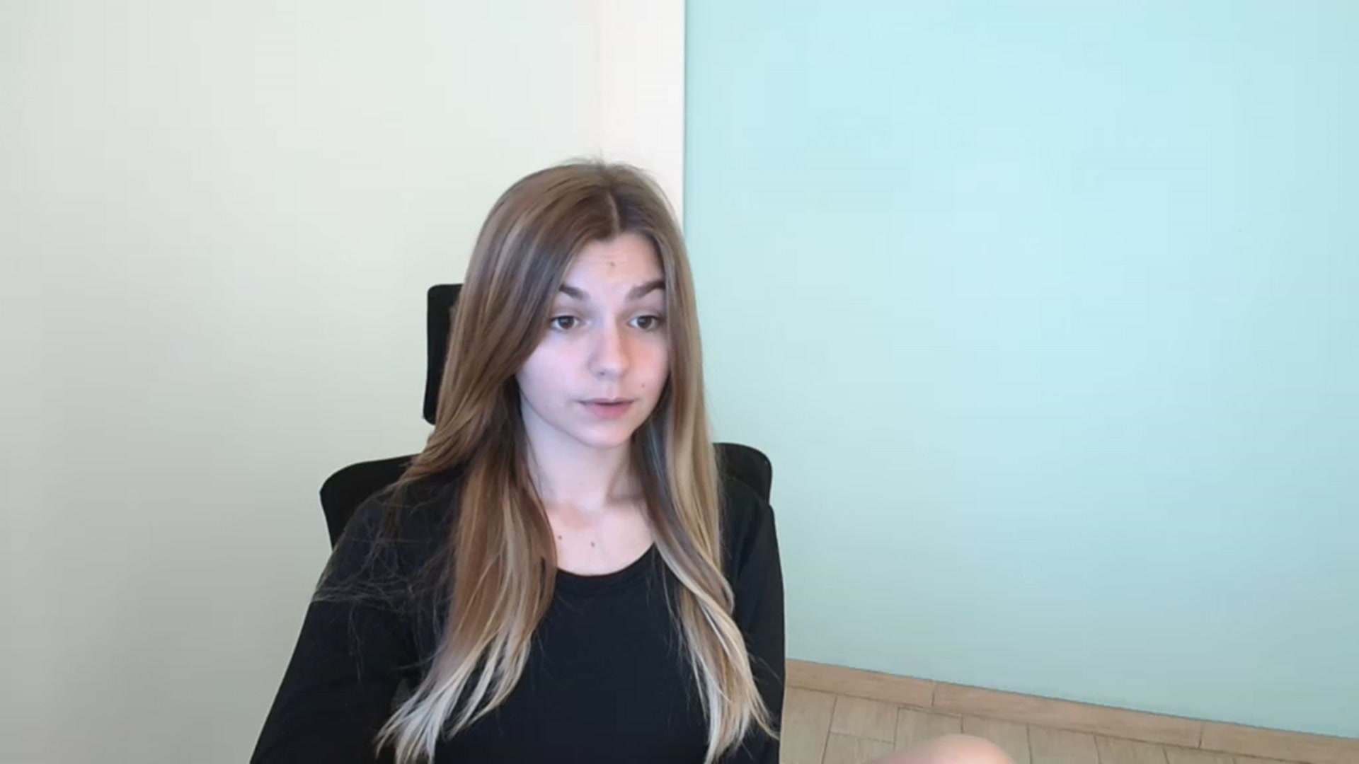 Gallery image thumbnail from Missi_More's myfreecams stream on, 08/04/2023, 10:49 image 16 of 20