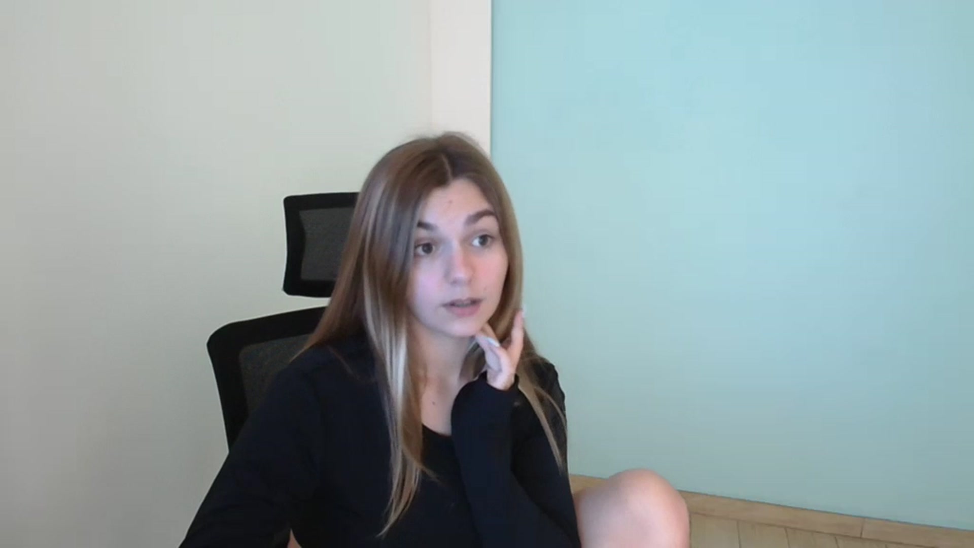Gallery image thumbnail from Missi_More's myfreecams stream on, 08/04/2023, 10:49 image 7 of 20