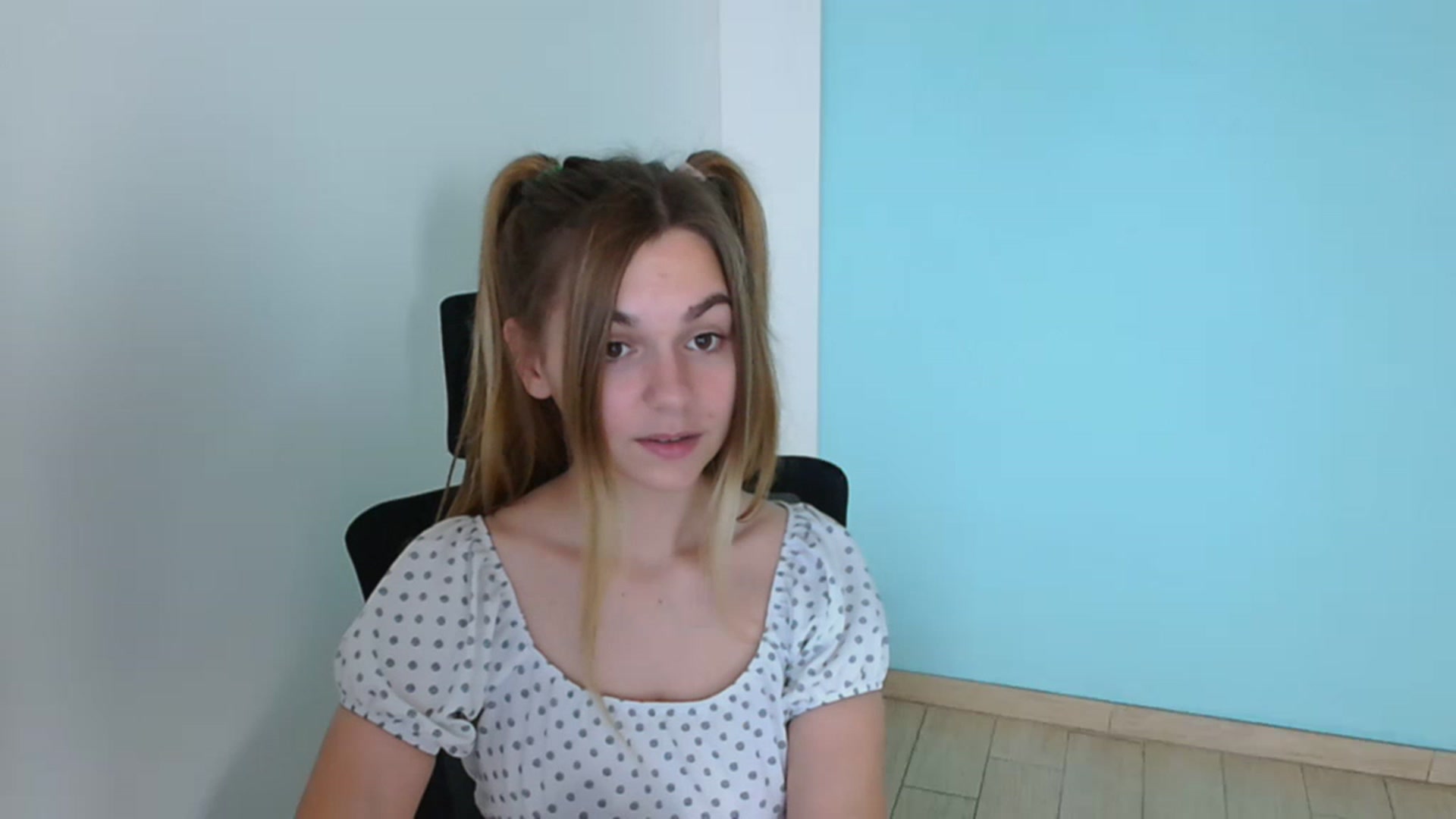 Gallery image thumbnail from Missi_More's myfreecams stream on, 08/07/2023, 09:35 image 19 of 20