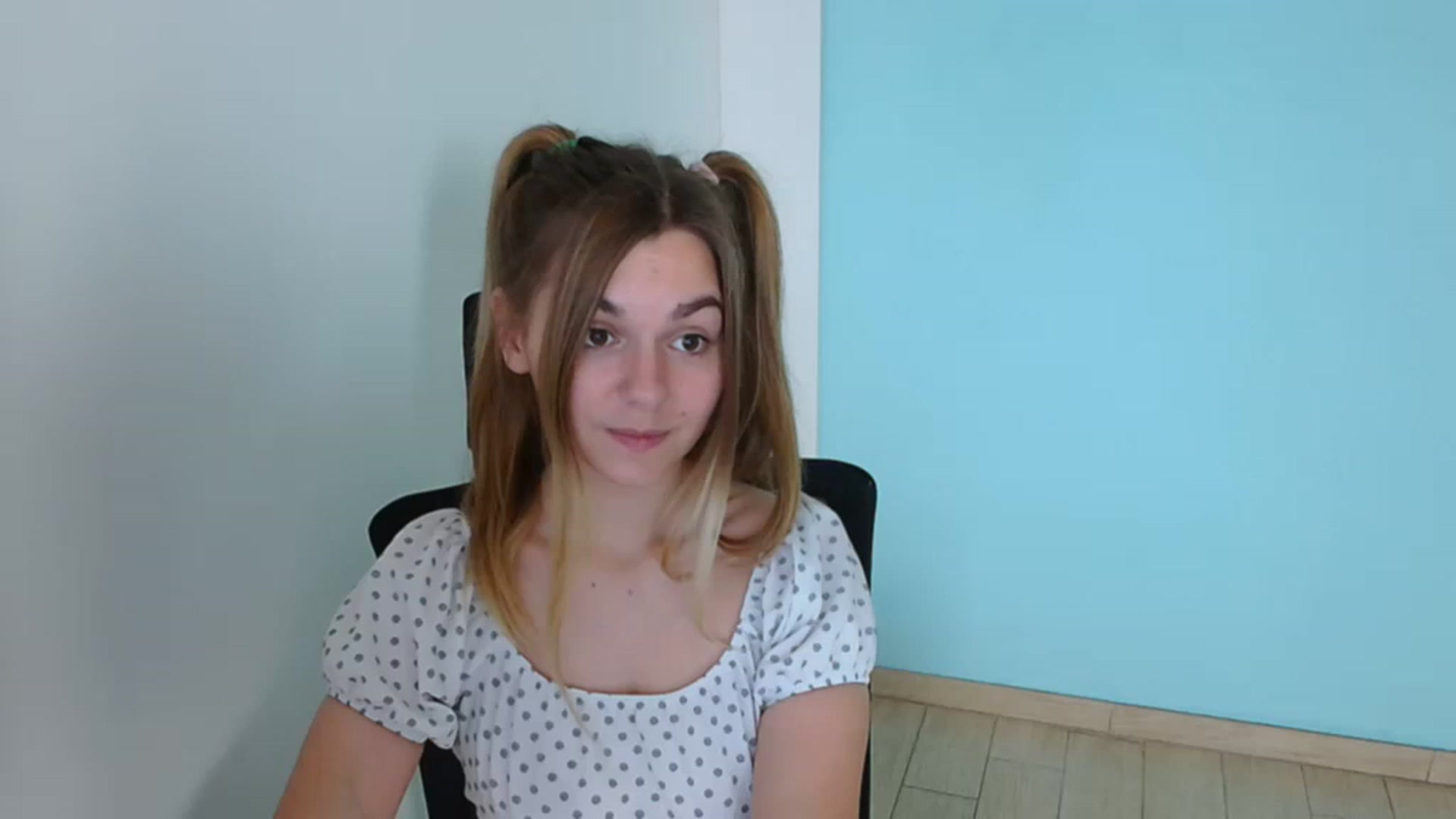 Gallery image thumbnail from Missi_More's myfreecams stream on, 08/07/2023, 09:35 image 13 of 20
