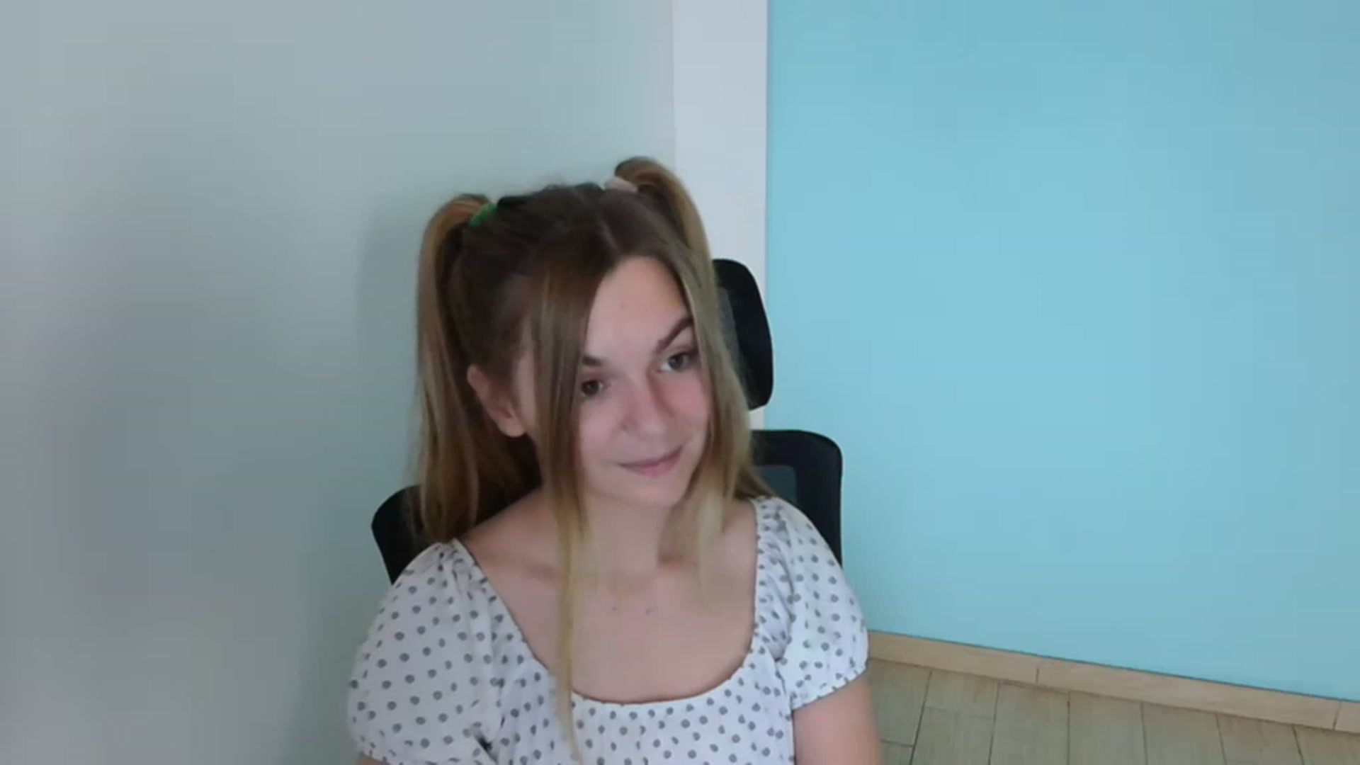 Gallery image thumbnail from Missi_More's myfreecams stream on, 08/07/2023, 09:35 image 1 of 20