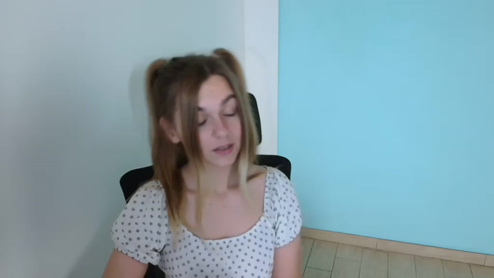 Gallery image thumbnail from Missi_More's myfreecams stream on, 08/07/2023, 09:35 image 16 of 20