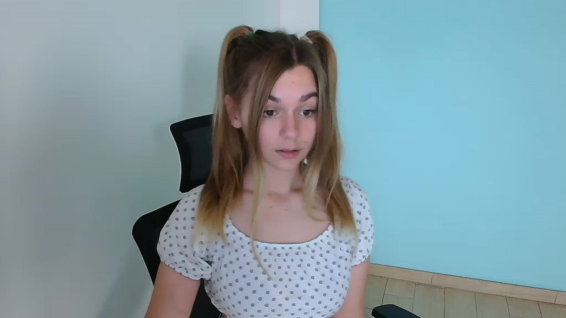 Gallery image thumbnail from Missi_More's myfreecams stream on, 08/07/2023, 09:35 image 6 of 20