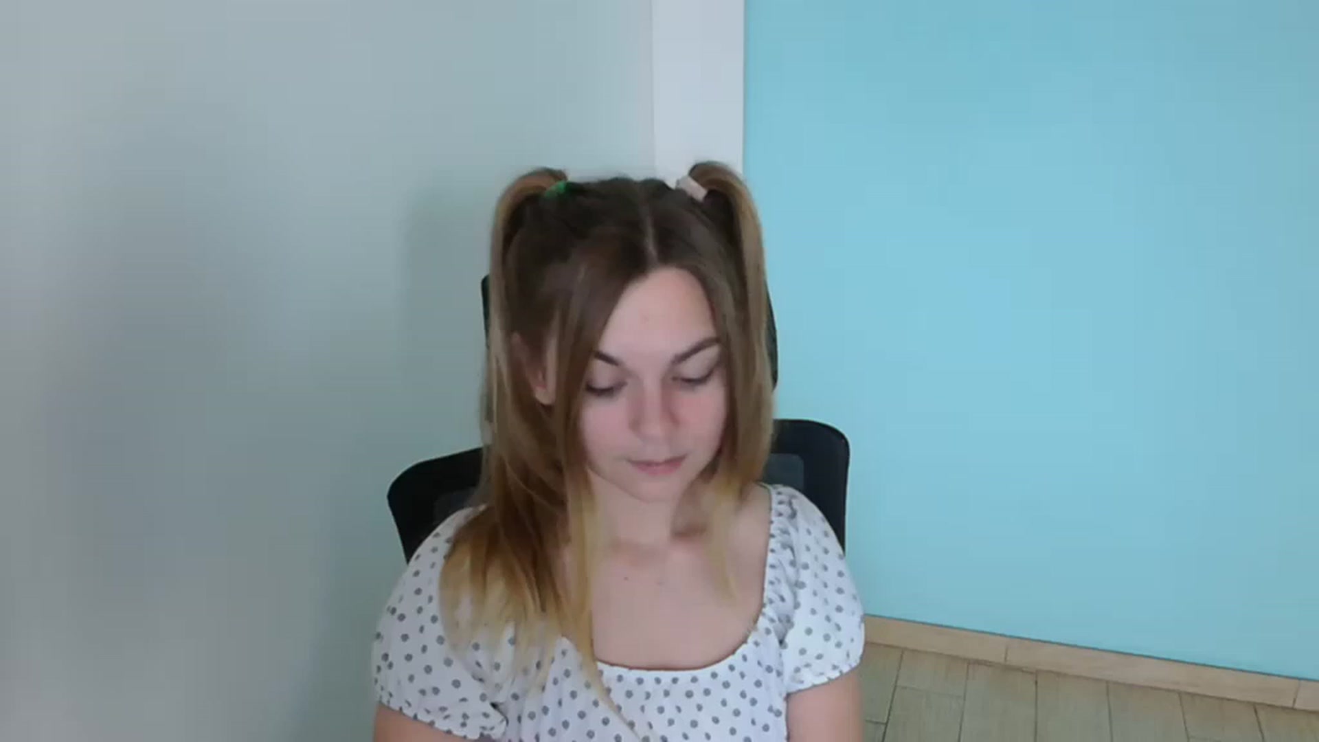 Gallery image thumbnail from Missi_More's myfreecams stream on, 08/07/2023, 09:35 image 3 of 20