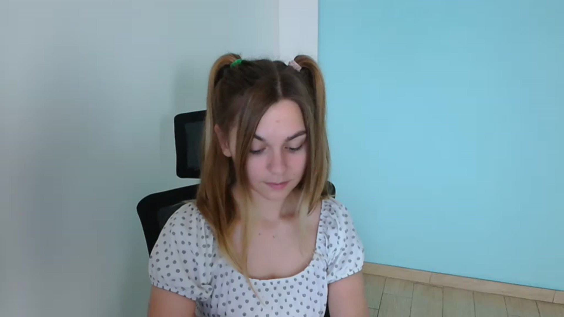 Gallery image thumbnail from Missi_More's myfreecams stream on, 08/07/2023, 09:35 image 12 of 20