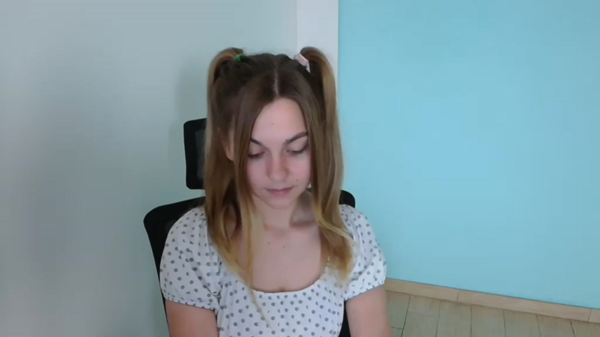 Gallery image thumbnail from Missi_More's myfreecams stream on, 08/07/2023, 09:35 image 10 of 20