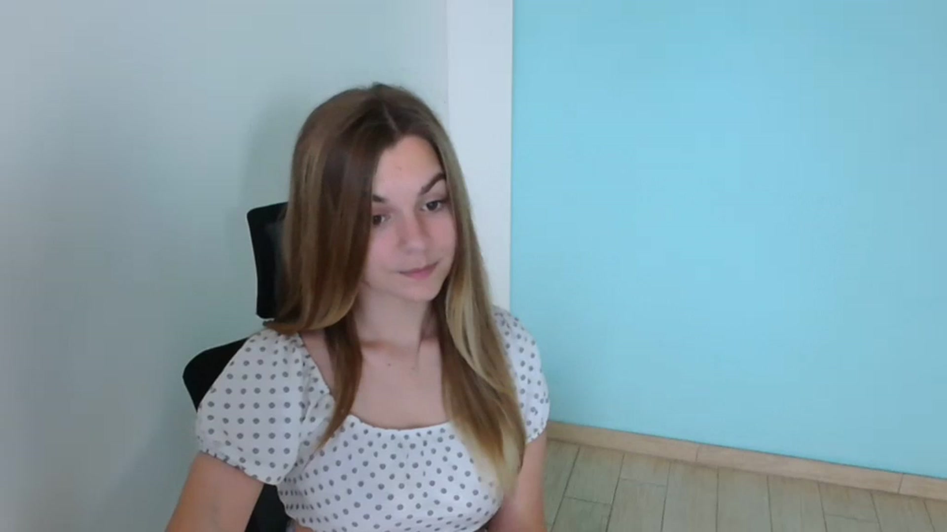 Gallery image thumbnail from Missi_More's myfreecams stream on, 08/07/2023, 11:07 image 12 of 20