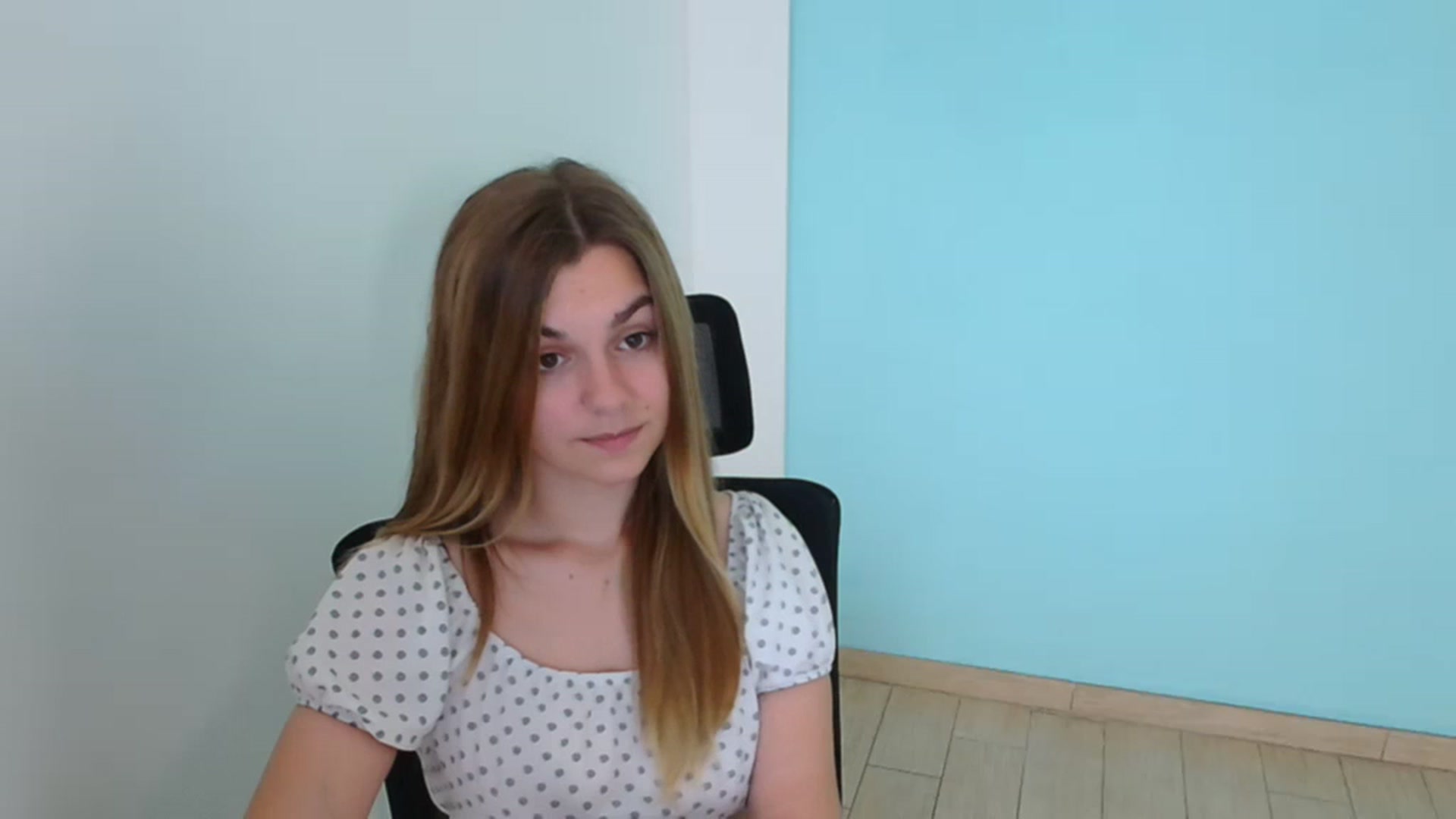 Gallery image thumbnail from Missi_More's myfreecams stream on, 08/07/2023, 11:07 image 17 of 20
