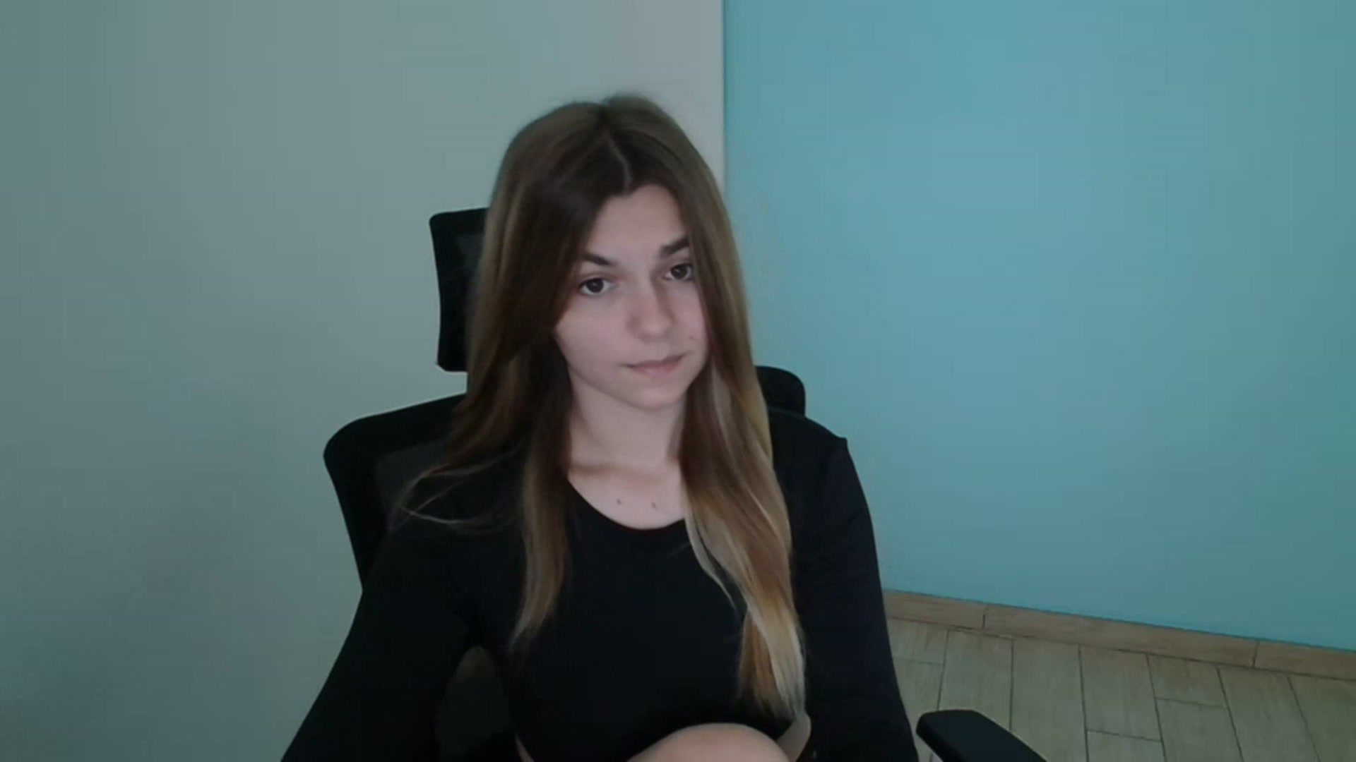 Gallery image thumbnail from Missi_More's myfreecams stream on, 08/16/2023, 08:38 image 8 of 20