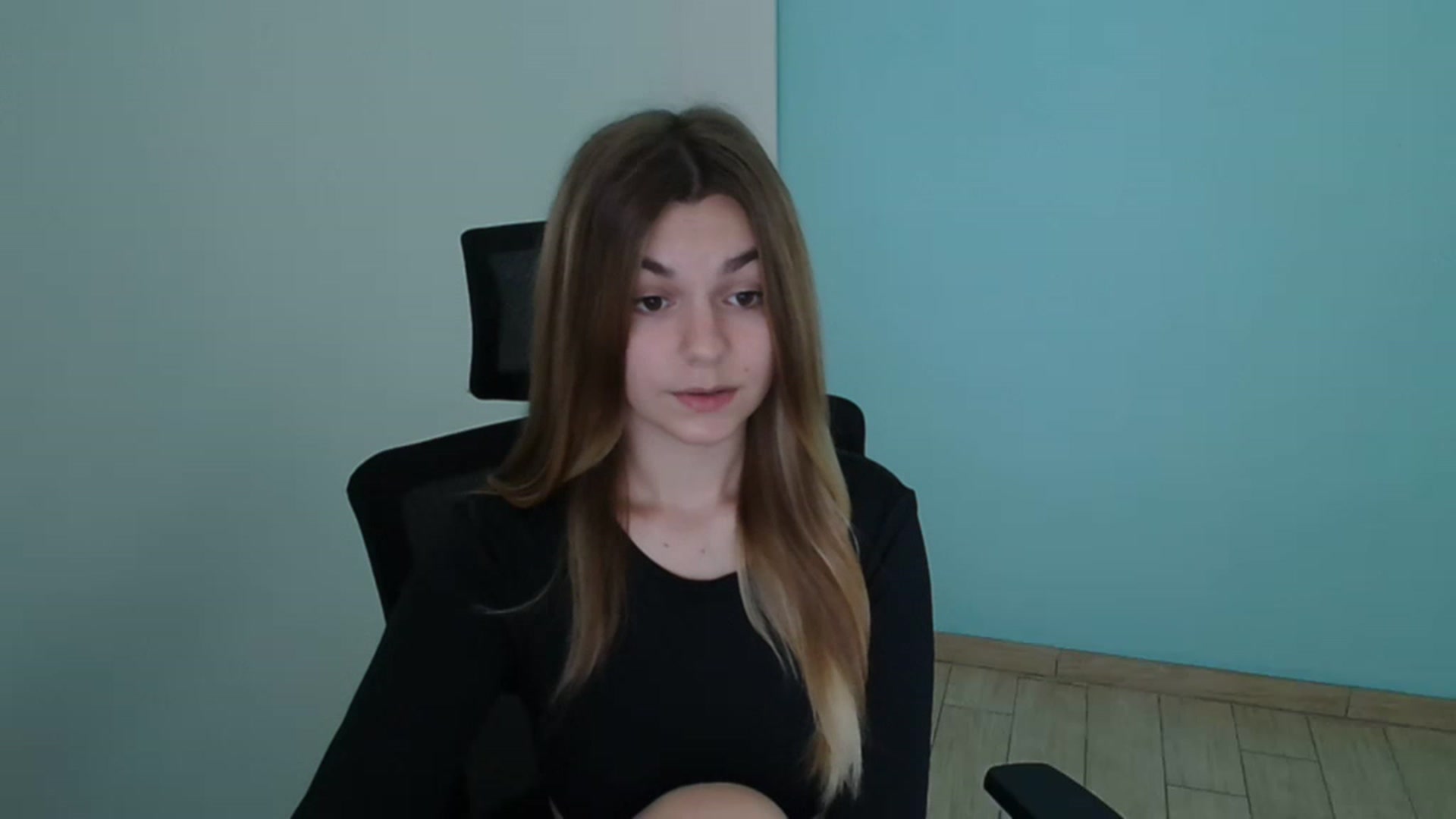 Gallery image thumbnail from Missi_More's myfreecams stream on, 08/16/2023, 08:38 image 10 of 20