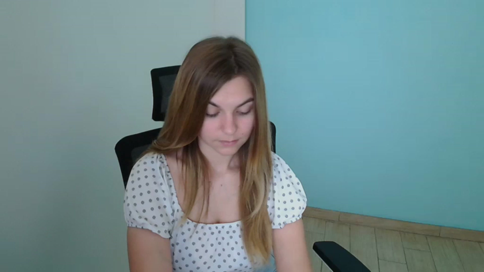 Gallery image thumbnail from Missi_More's myfreecams stream on, 08/17/2023, 09:20 image 17 of 20
