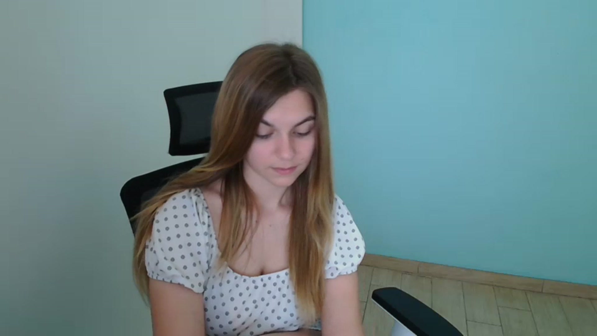 Gallery image thumbnail from Missi_More's myfreecams stream on, 08/17/2023, 09:20 image 11 of 20