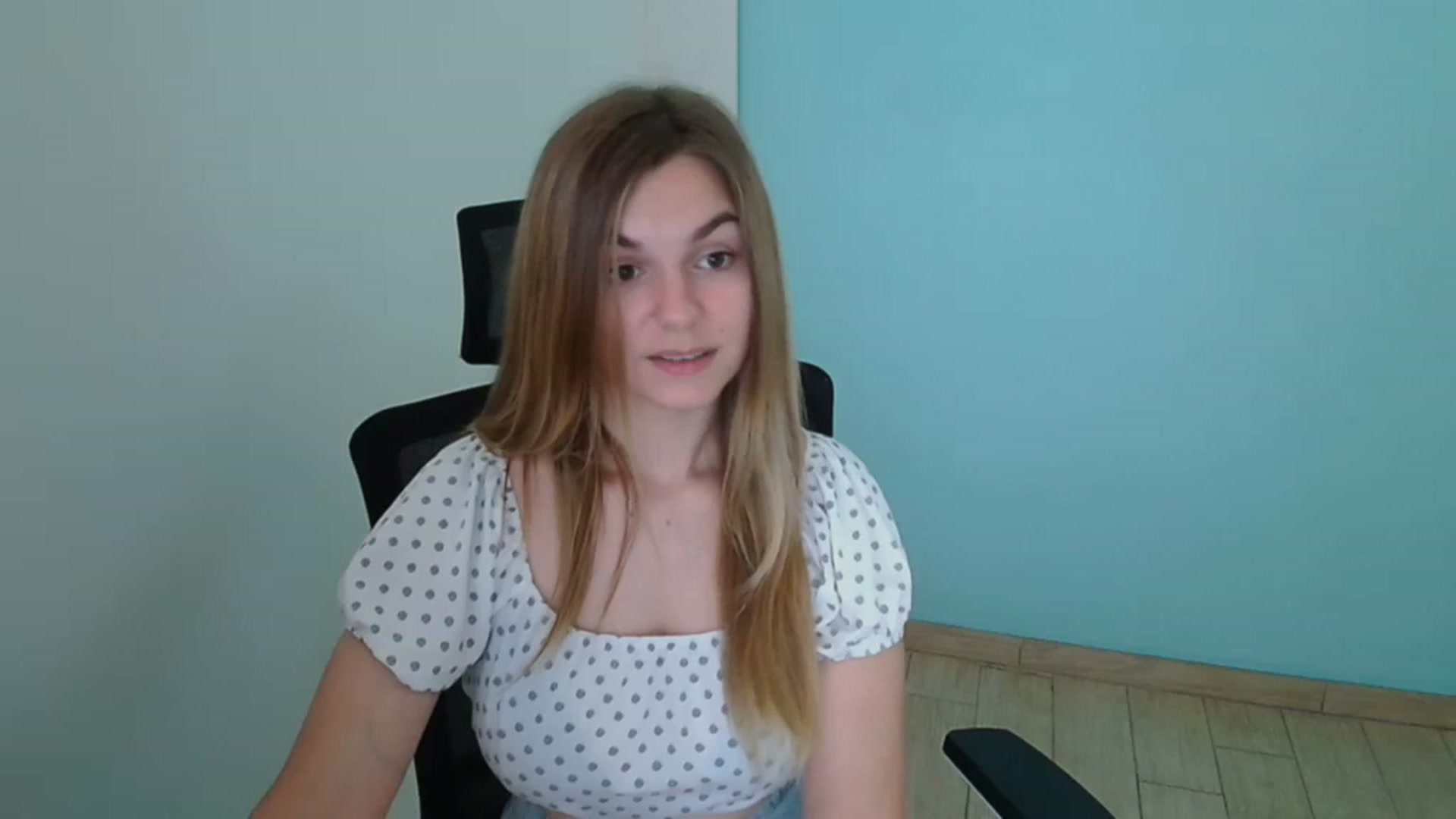 Gallery image thumbnail from Missi_More's myfreecams stream on, 08/17/2023, 09:20 image 15 of 20