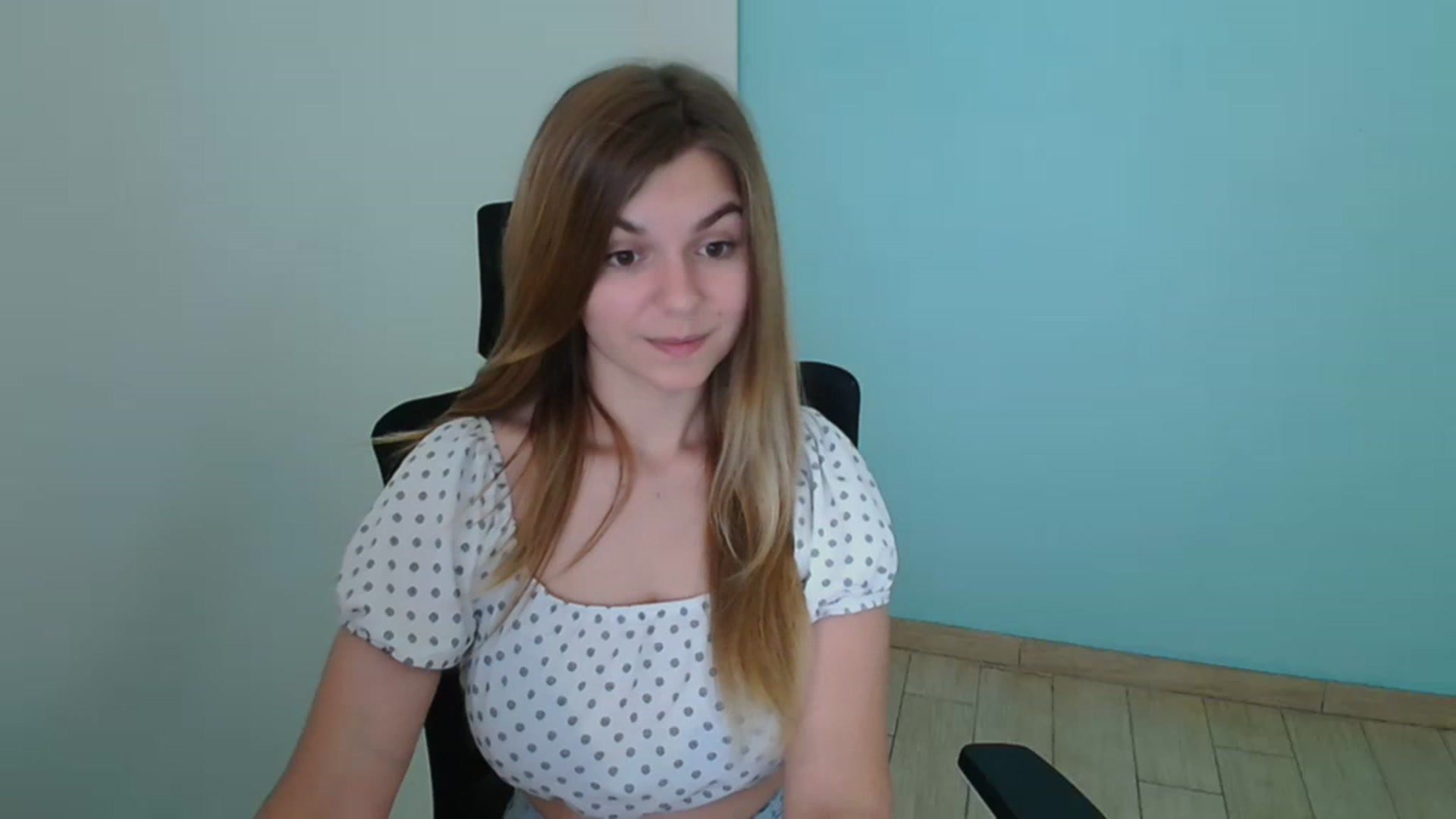 Gallery image thumbnail from Missi_More's myfreecams stream on, 08/17/2023, 09:20 image 13 of 20