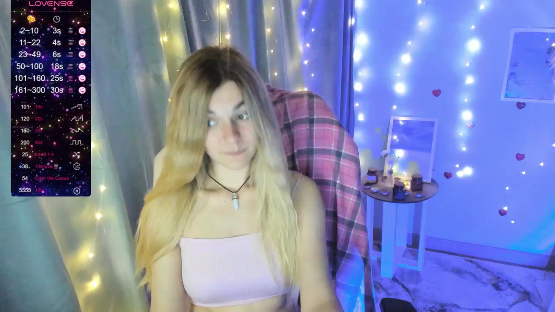 Gallery image thumbnail from Missi_More's myfreecams stream on, 07/04/2025, 11:50 image 16 of 20