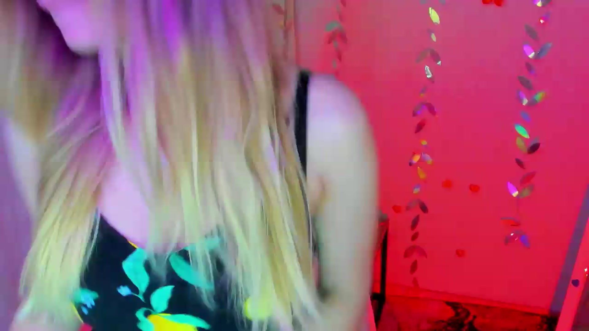 Gallery image thumbnail from Missi_More's myfreecams stream on, 06/25/2026, 11:06 image 19 of 20
