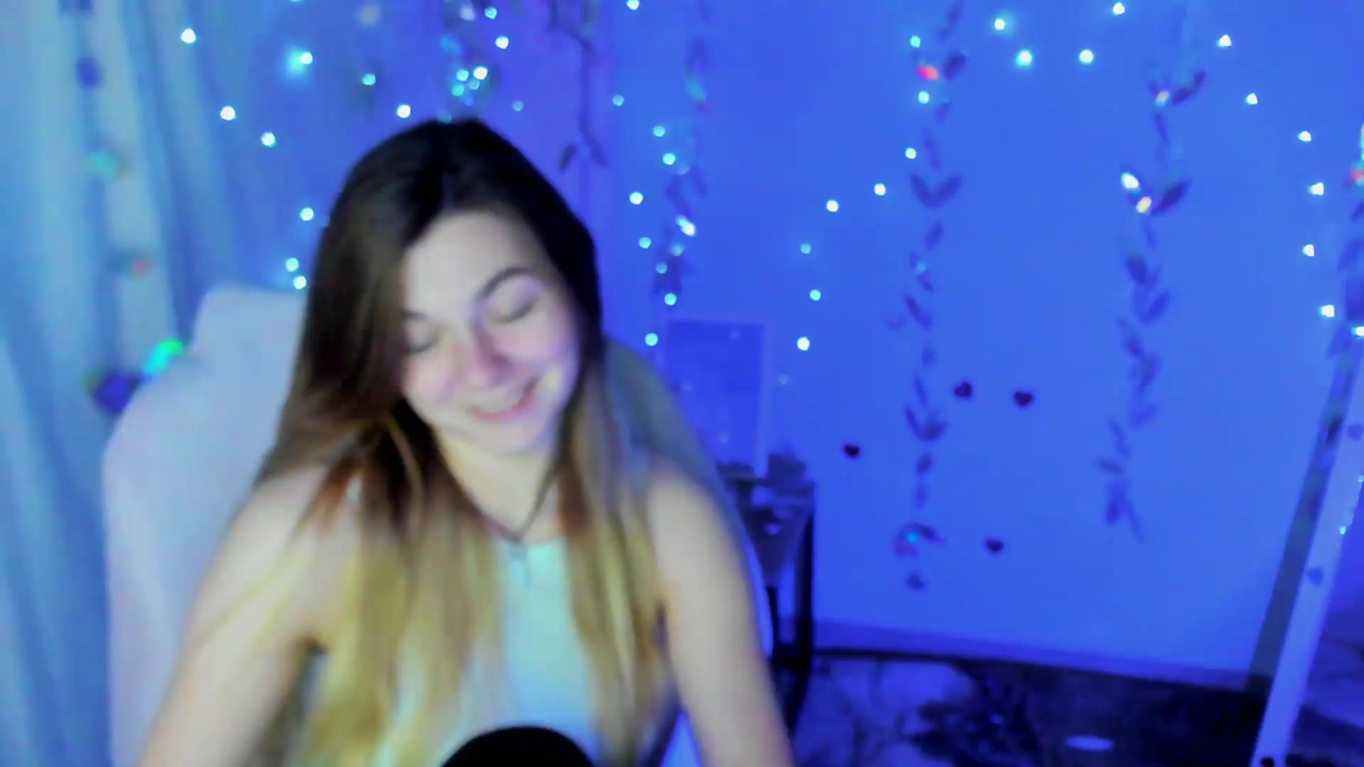 Gallery image thumbnail from Missi_More's myfreecams stream on, 09/09/2026, 08:44 image 19 of 20