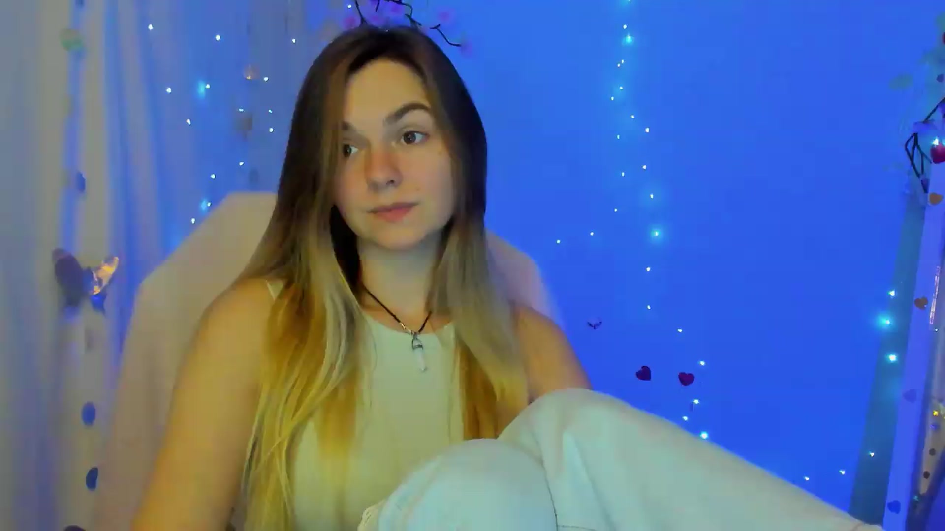 Gallery image thumbnail from Missi_More's myfreecams stream on, 09/18/2026, 10:23 image 13 of 20