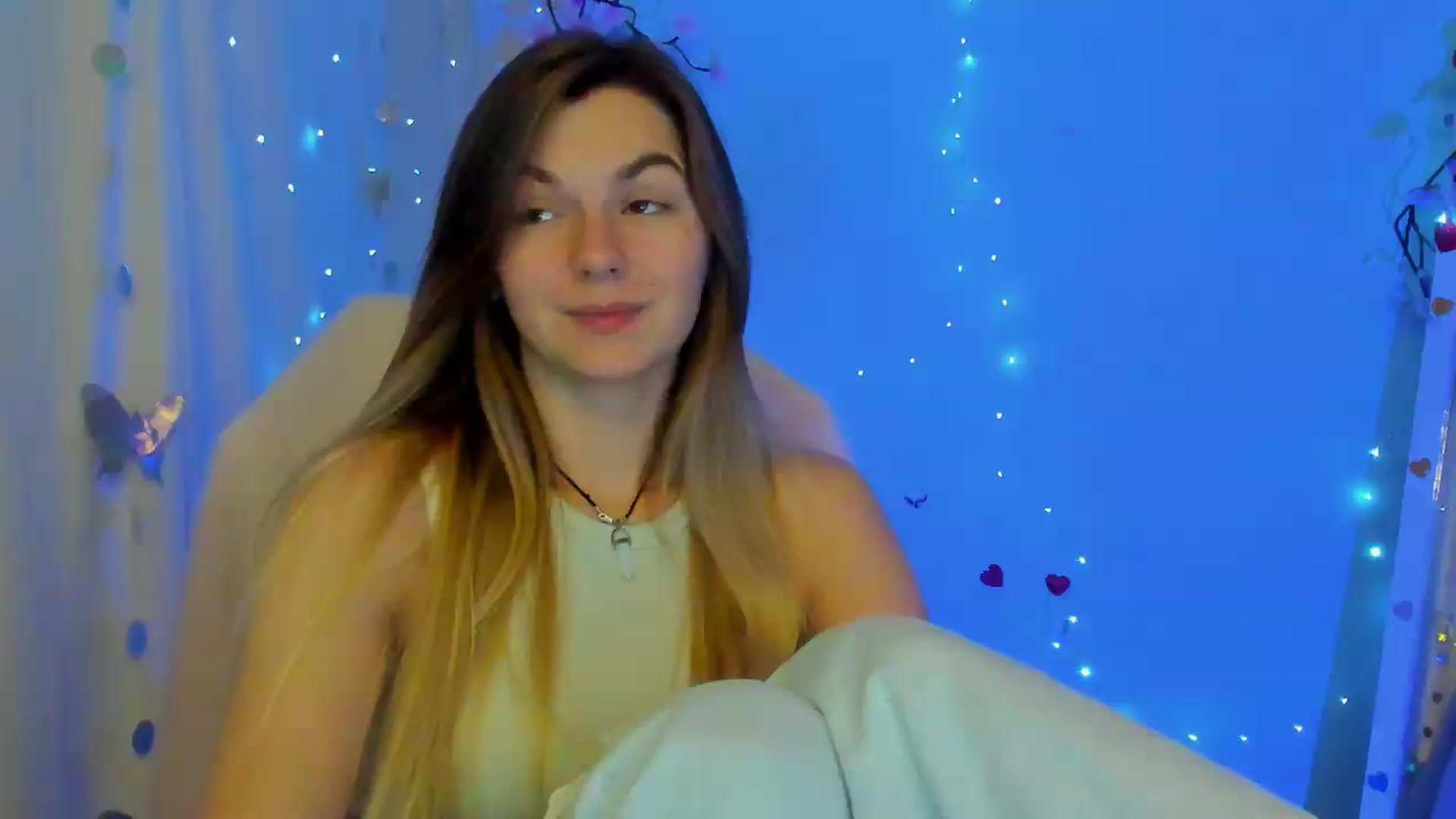 Gallery image thumbnail from Missi_More's myfreecams stream on, 09/18/2026, 10:23 image 14 of 20