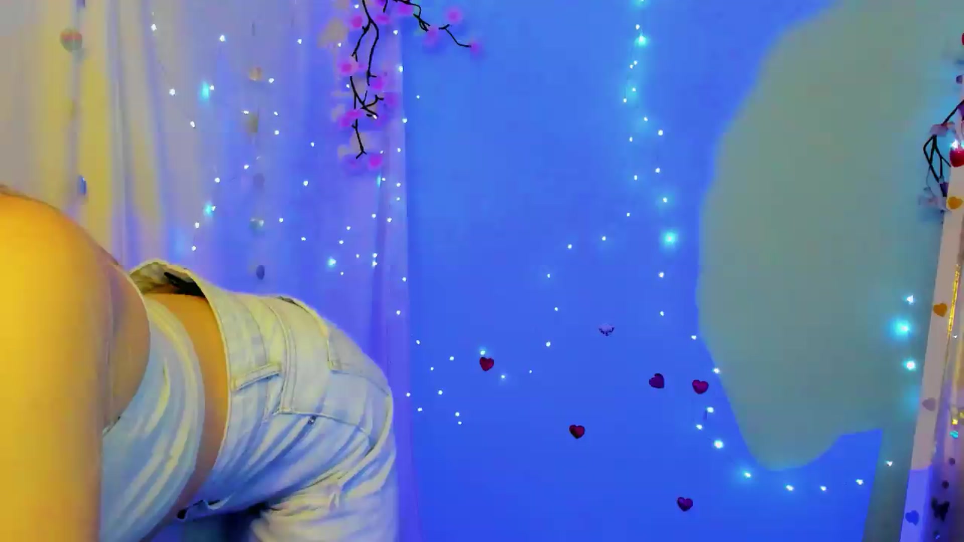 Gallery image thumbnail from Missi_More's myfreecams stream on, 09/18/2026, 10:23 image 7 of 20