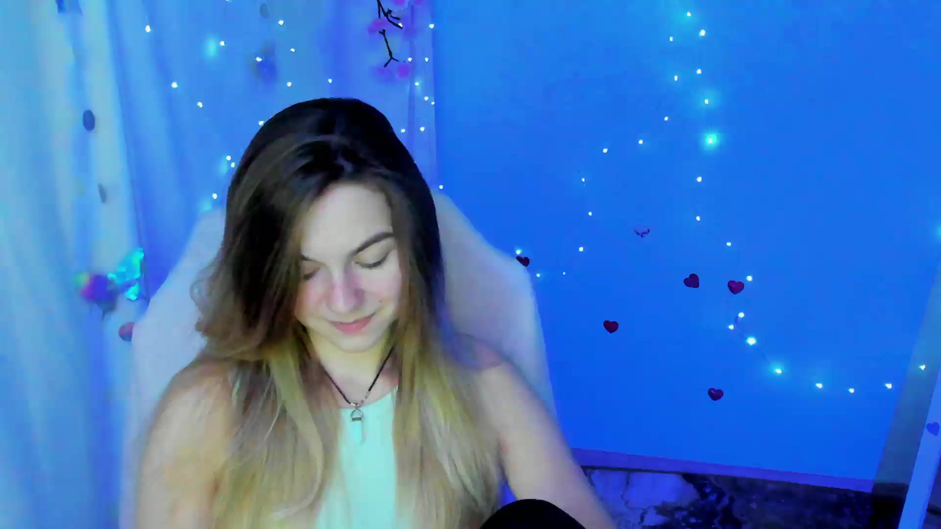 Gallery image thumbnail from Missi_More's myfreecams stream on, 09/21/2026, 10:35 image 4 of 20