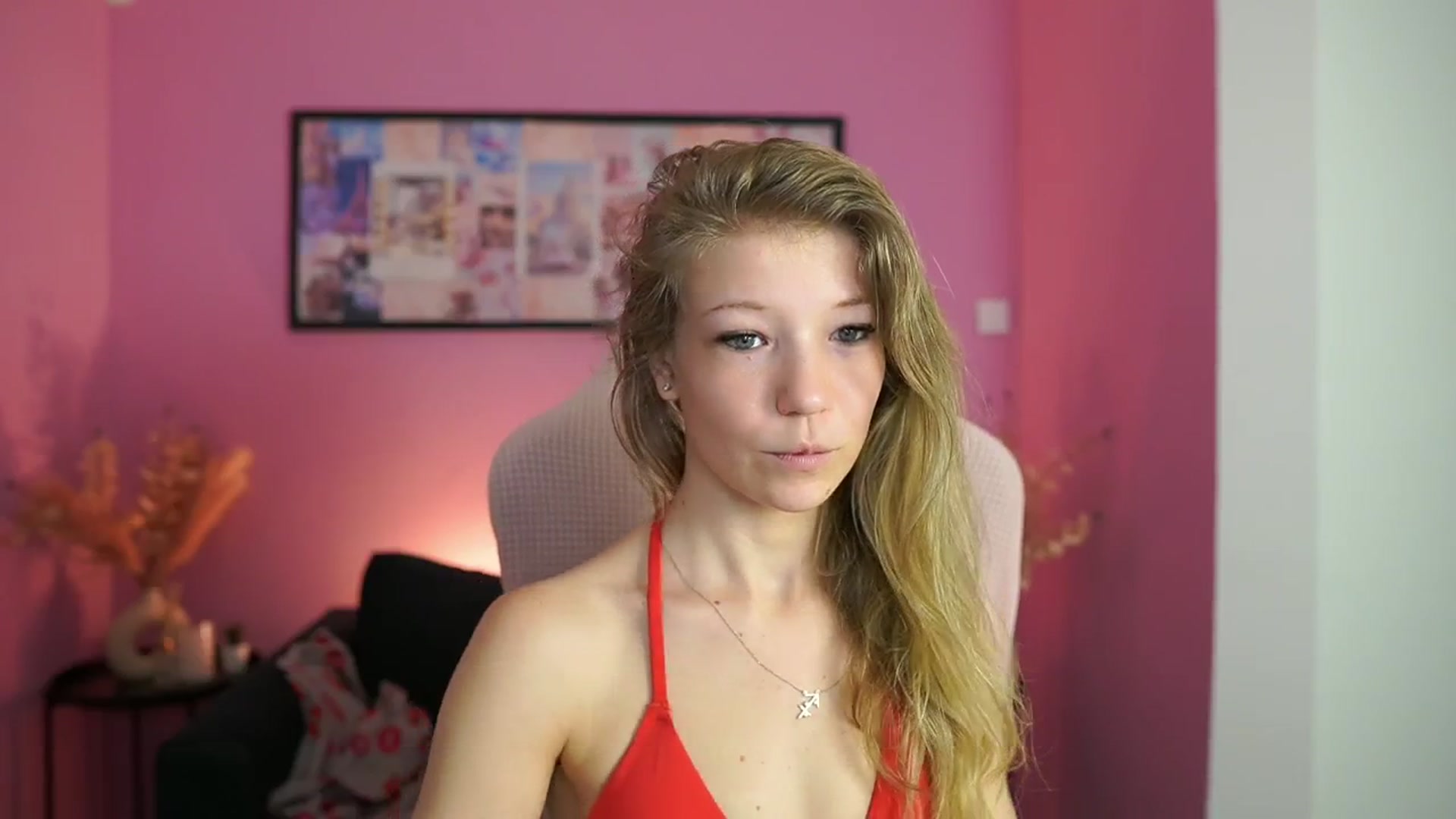 Gallery image thumbnail from Missicute's myfreecams stream on, 04/29/2025, 09:01 image 3 of 20