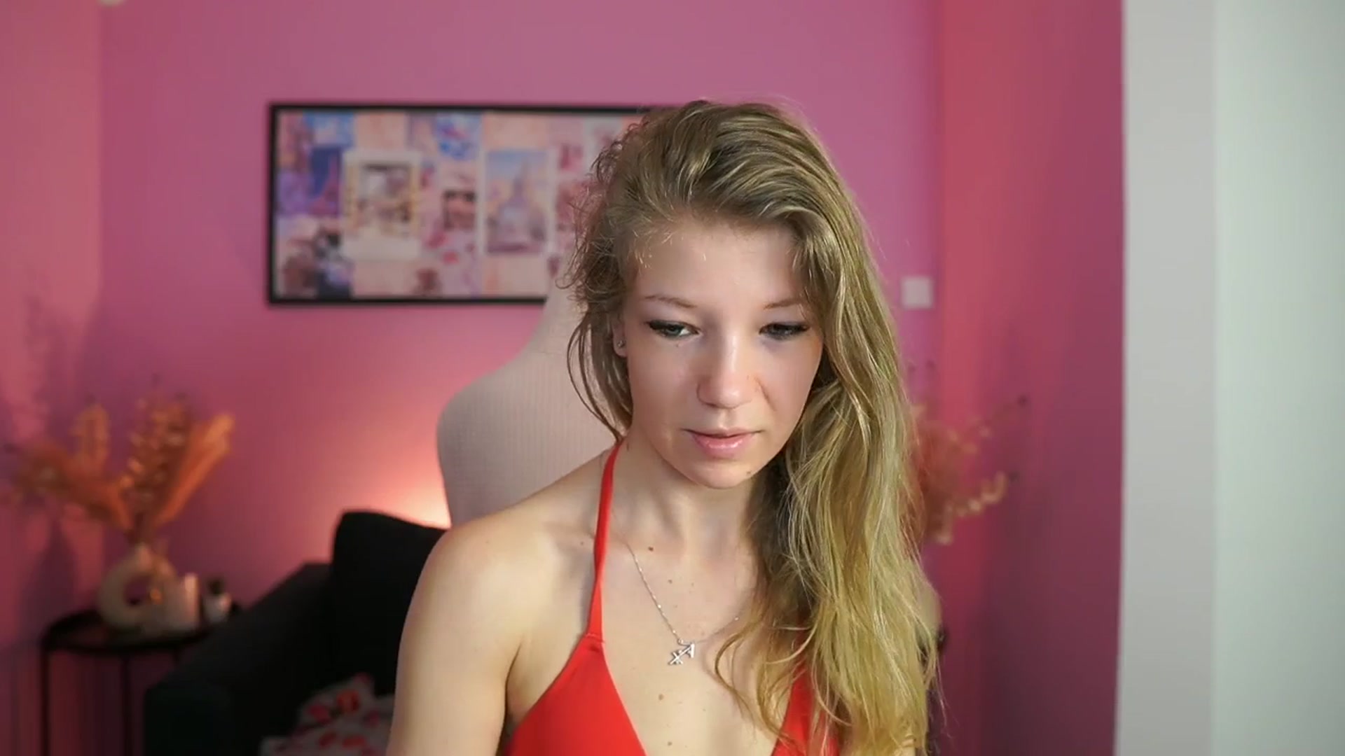Gallery image thumbnail from Missicute's myfreecams stream on, 04/29/2025, 09:01 image 19 of 20