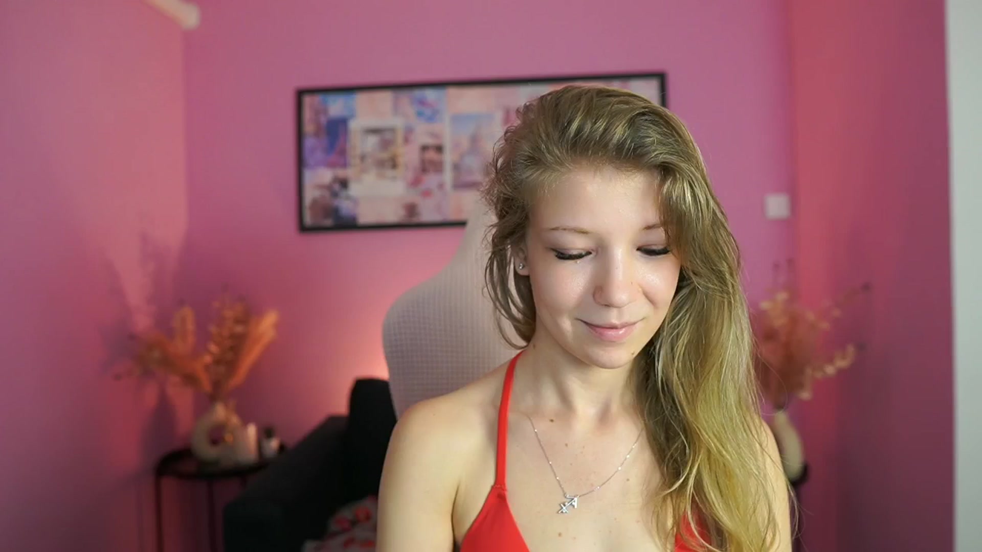 Gallery image thumbnail from Missicute's myfreecams stream on, 04/29/2025, 12:33 image 2 of 20