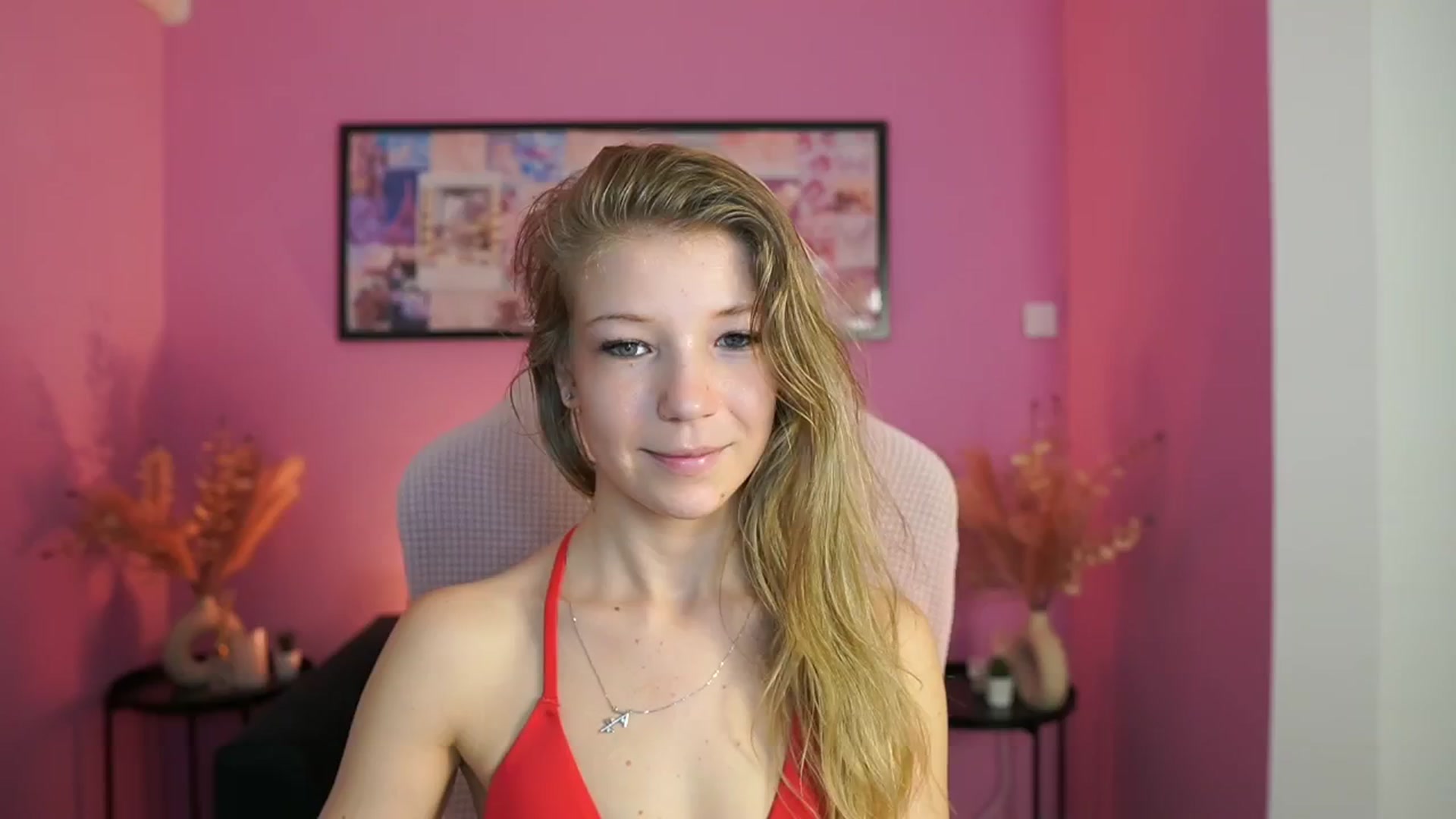 Gallery image thumbnail from Missicute's myfreecams stream on, 04/30/2025, 10:00 image 11 of 20