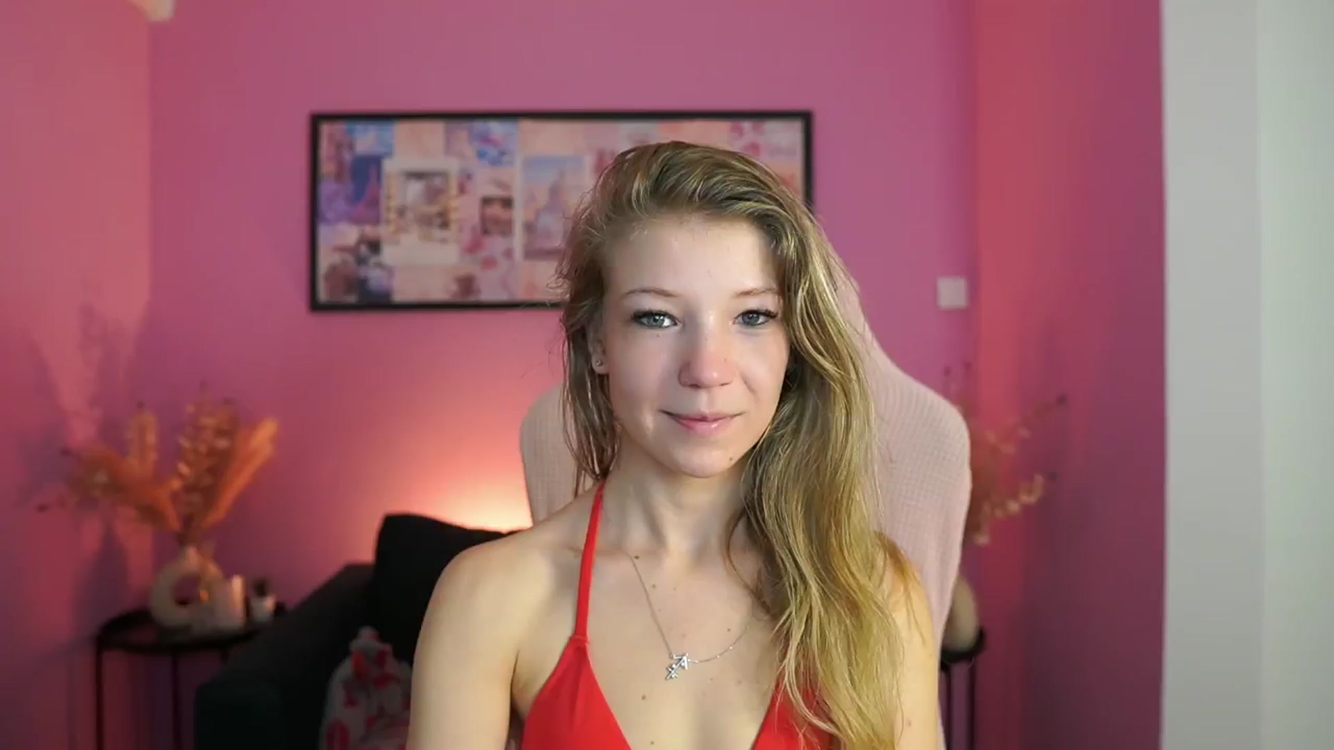 Gallery image thumbnail from Missicute's myfreecams stream on, 04/30/2025, 10:00 image 6 of 20
