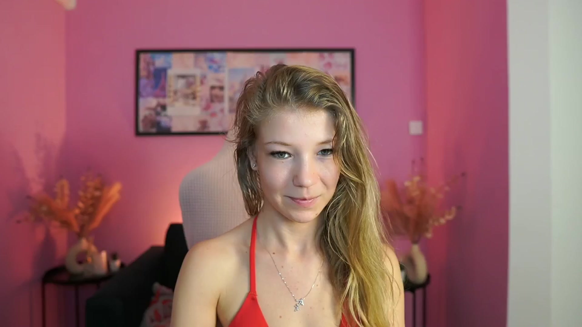 Gallery image thumbnail from Missicute's myfreecams stream on, 04/30/2025, 11:08 image 13 of 20