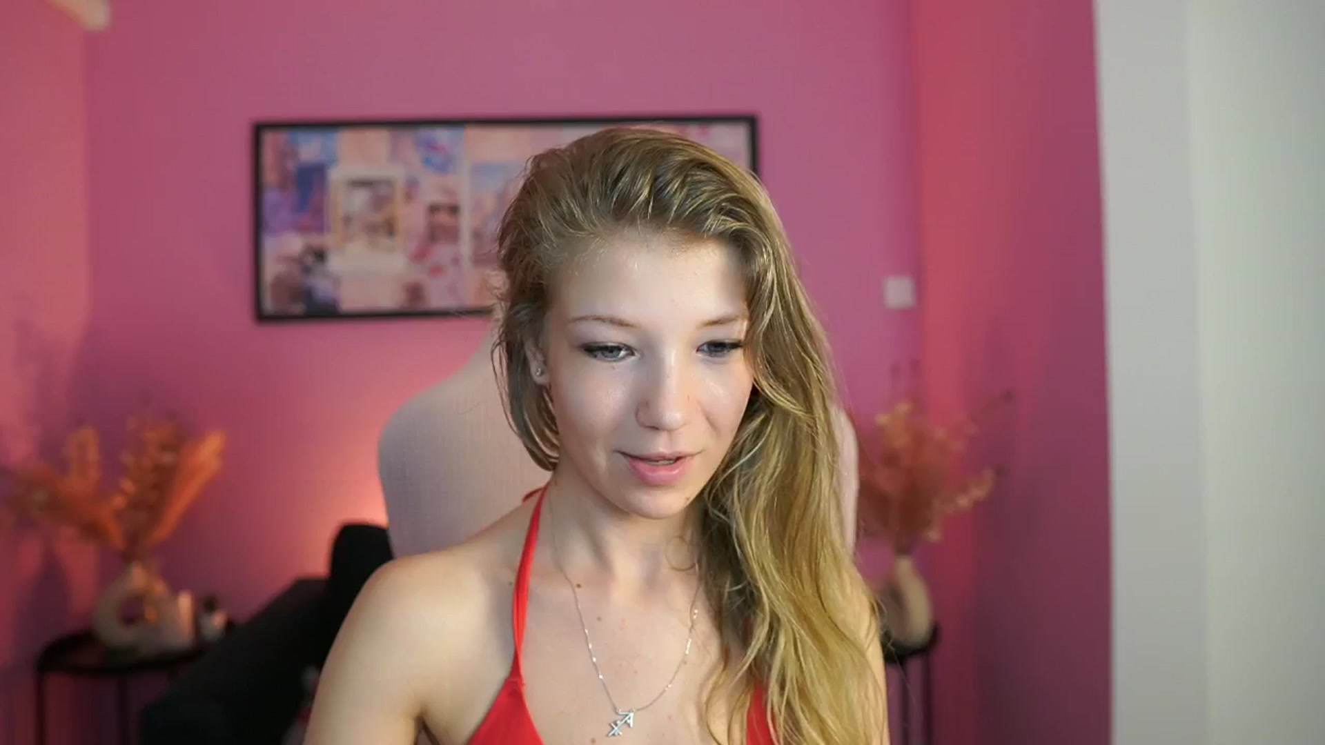 Gallery image thumbnail from Missicute's myfreecams stream on, 04/30/2025, 13:06 image 16 of 20