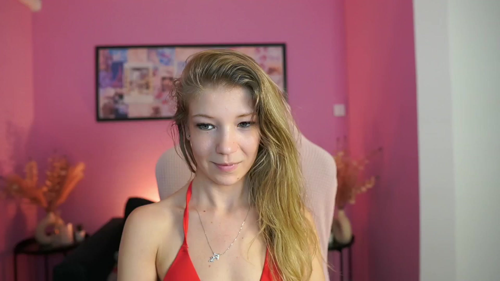 Gallery image thumbnail from Missicute's myfreecams stream on, 04/30/2025, 13:06 image 18 of 20