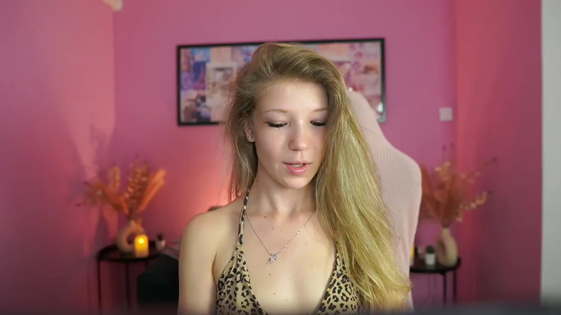 Gallery image thumbnail from Missicute's myfreecams stream on, 05/01/2025, 17:13 image 10 of 20