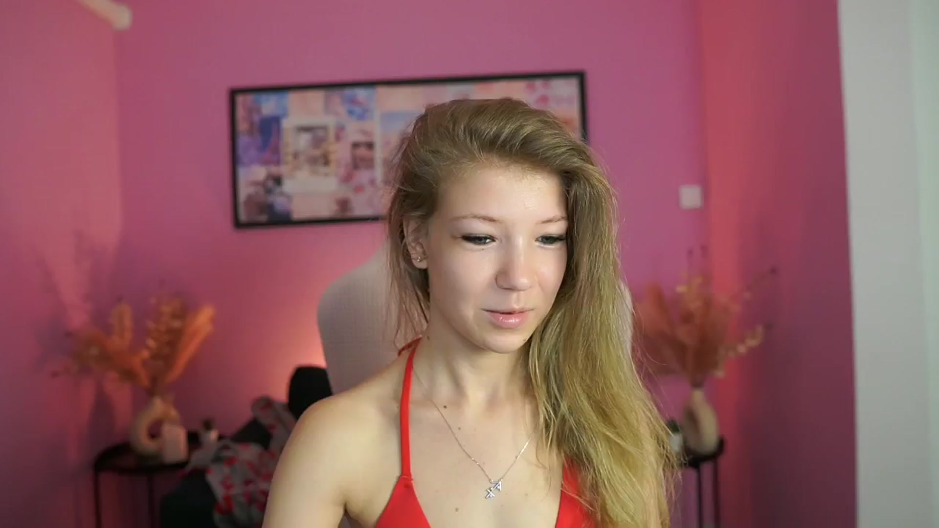 Gallery image thumbnail from Missicute's myfreecams stream on, 05/02/2025, 09:23 image 15 of 20