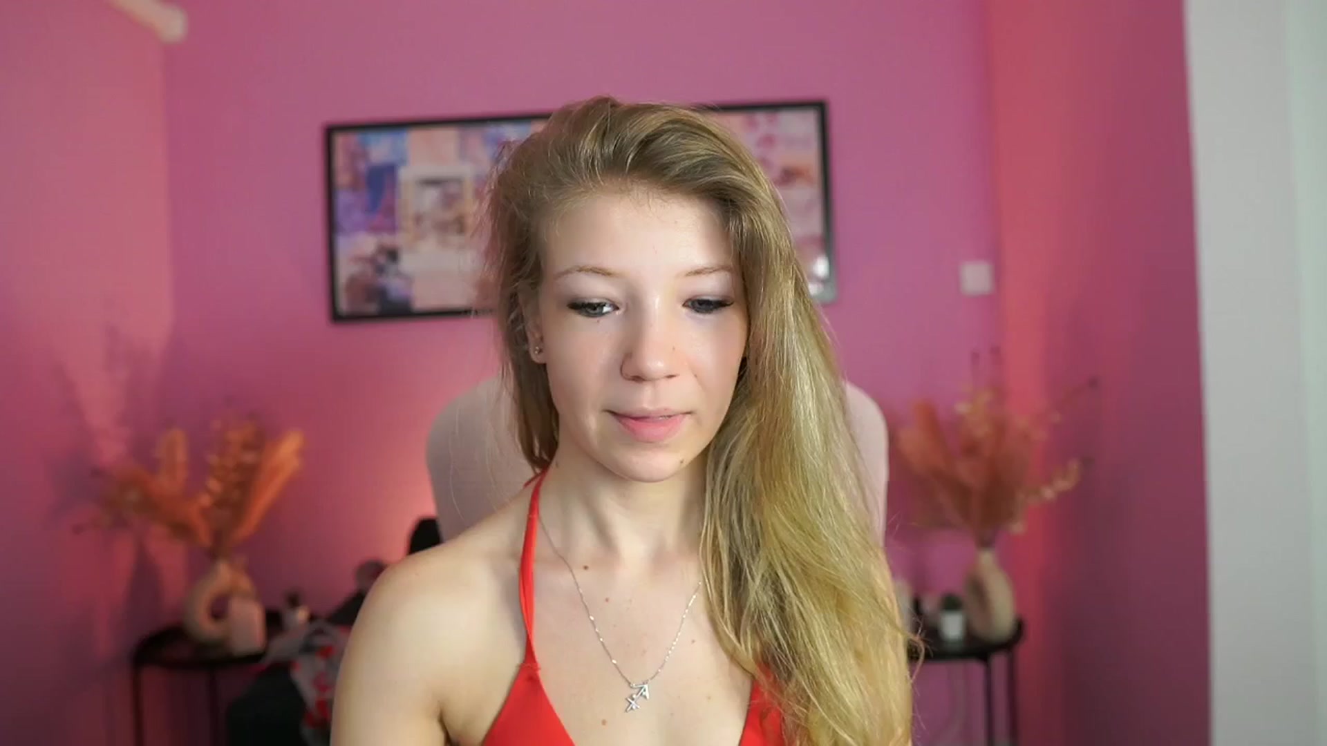 Gallery image thumbnail from Missicute's myfreecams stream on, 05/02/2025, 09:23 image 7 of 20
