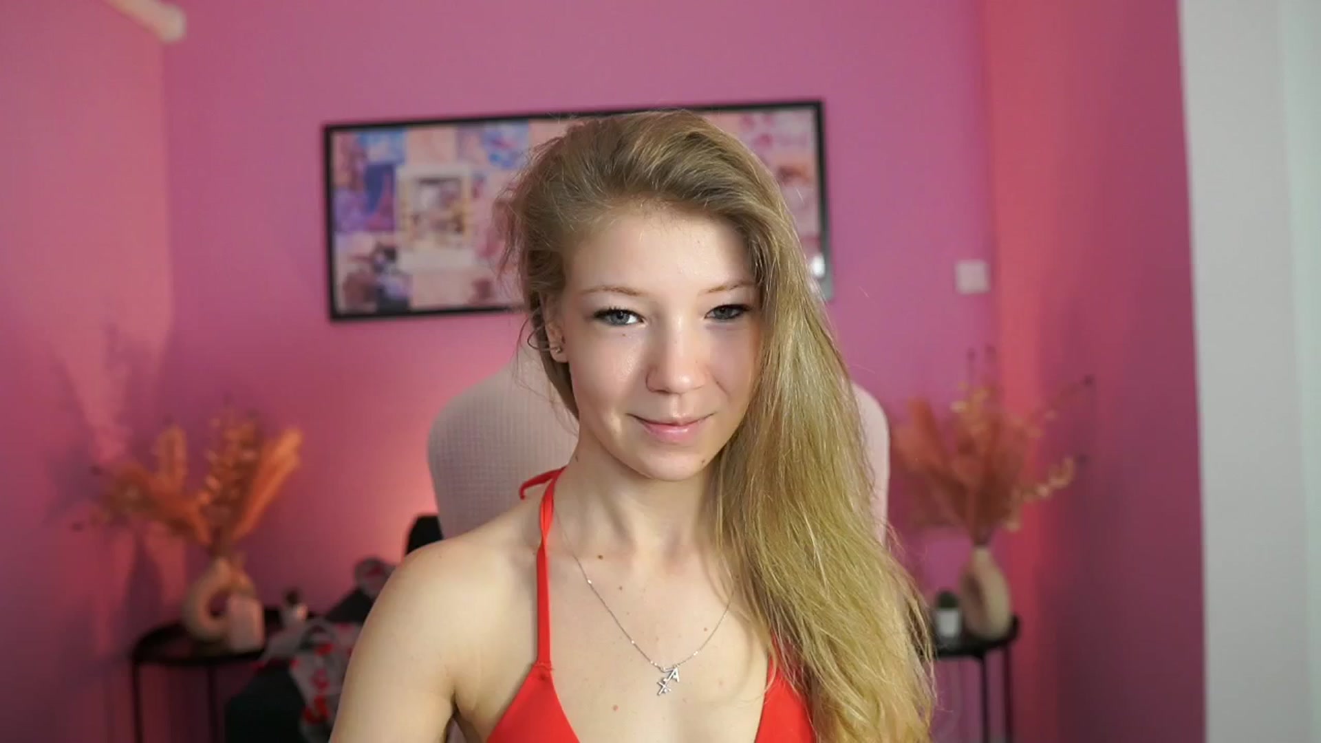 Gallery image thumbnail from Missicute's myfreecams stream on, 05/02/2025, 09:23 image 17 of 20