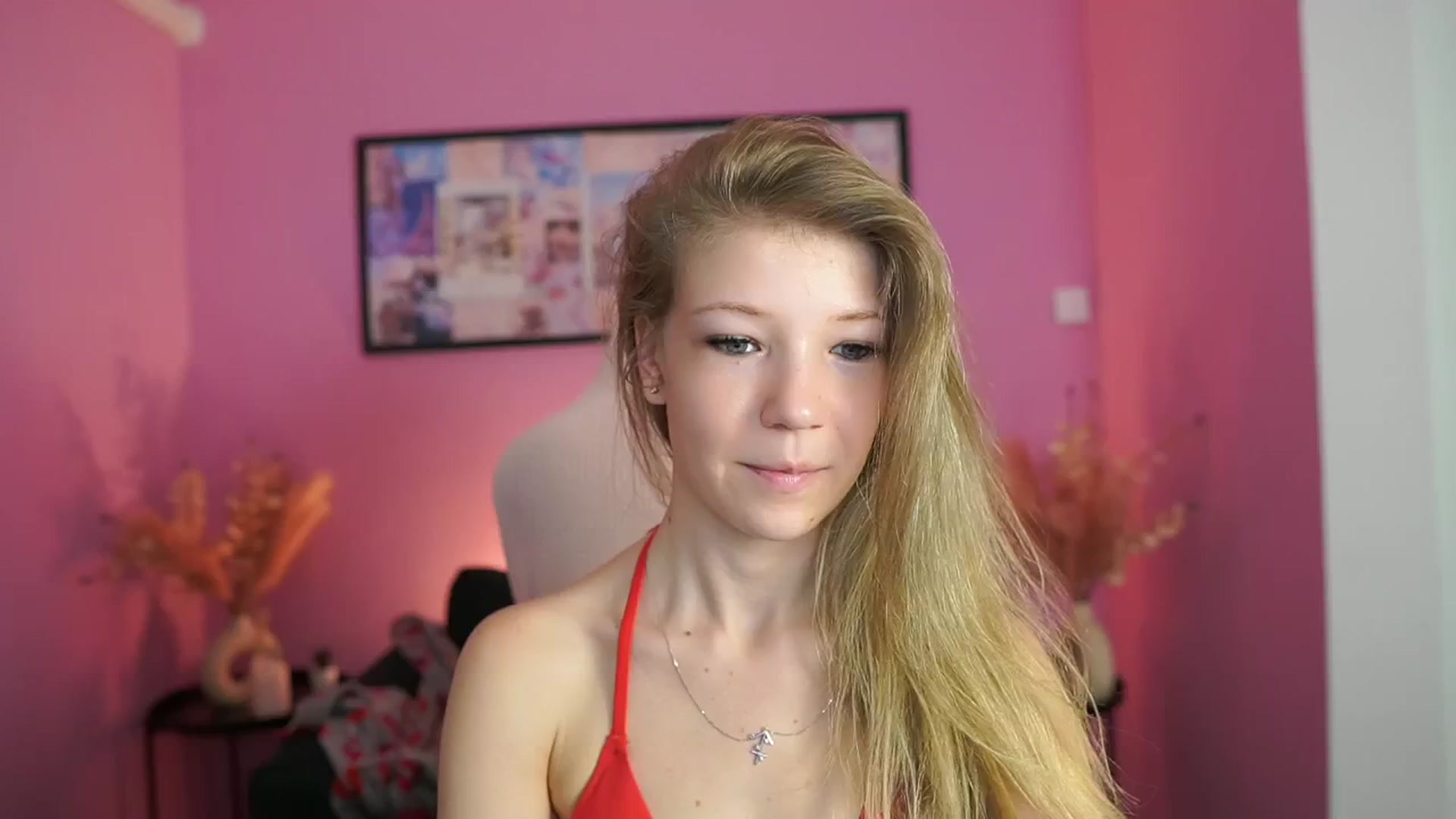 Gallery image thumbnail from Missicute's myfreecams stream on, 05/02/2025, 09:23 image 12 of 20
