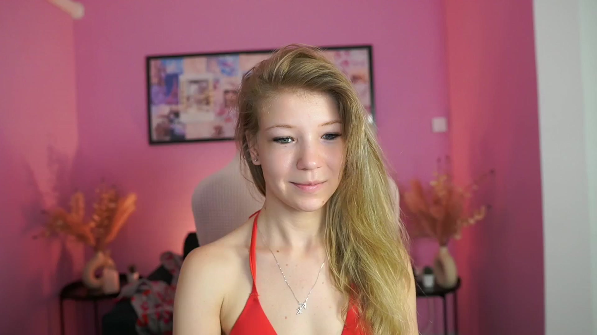 Gallery image thumbnail from Missicute's myfreecams stream on, 05/02/2025, 09:23 image 4 of 20