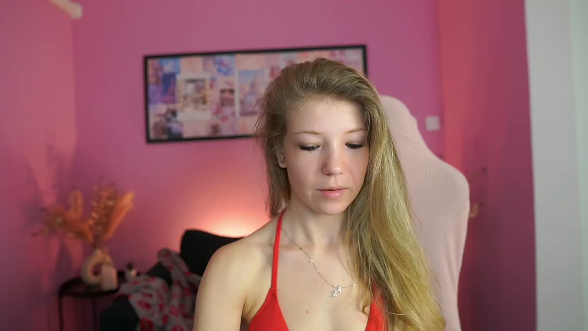 Gallery image thumbnail from Missicute's myfreecams stream on, 05/02/2025, 09:39 image 5 of 20