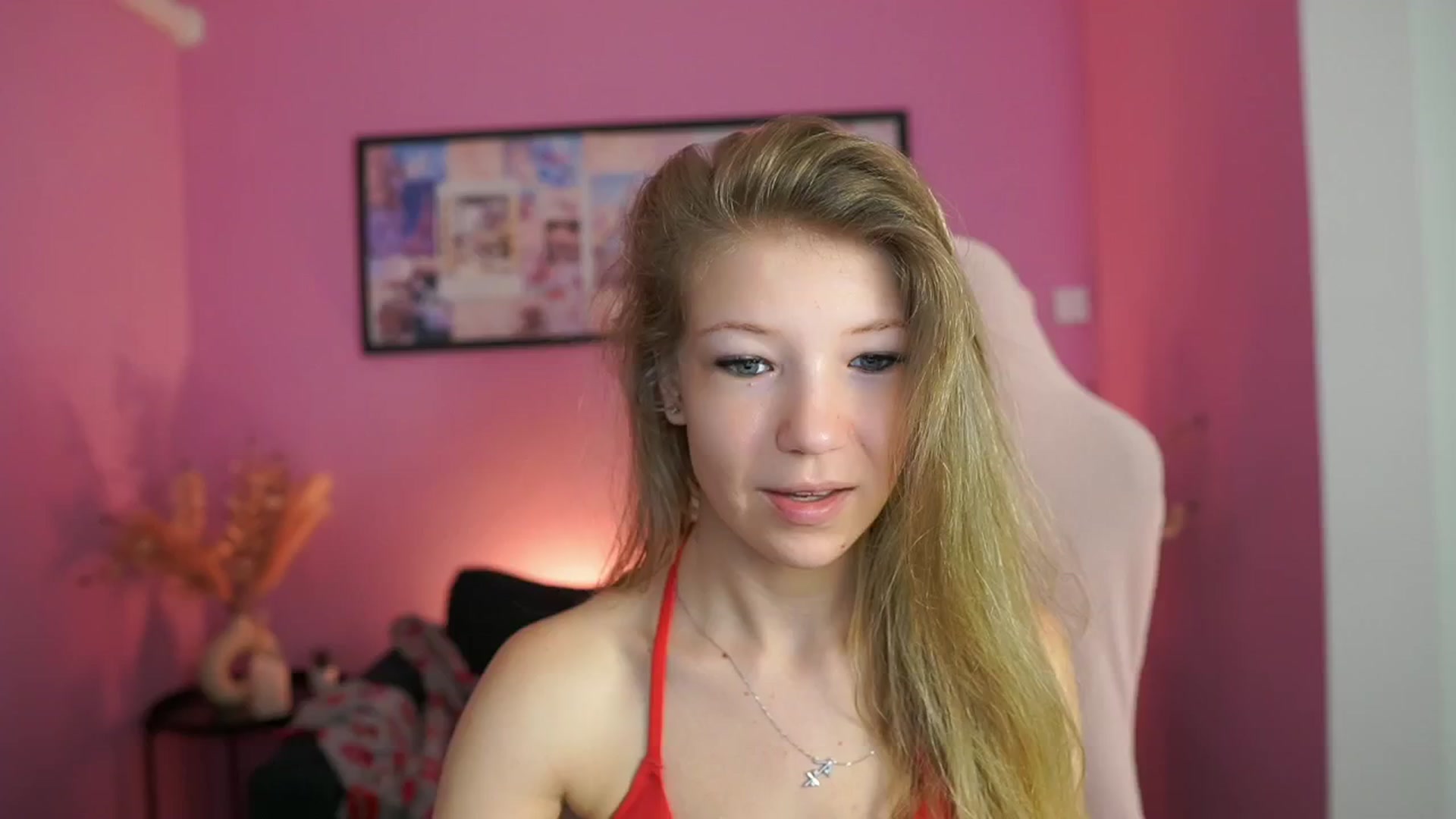 Gallery image thumbnail from Missicute's myfreecams stream on, 05/02/2025, 09:39 image 12 of 20