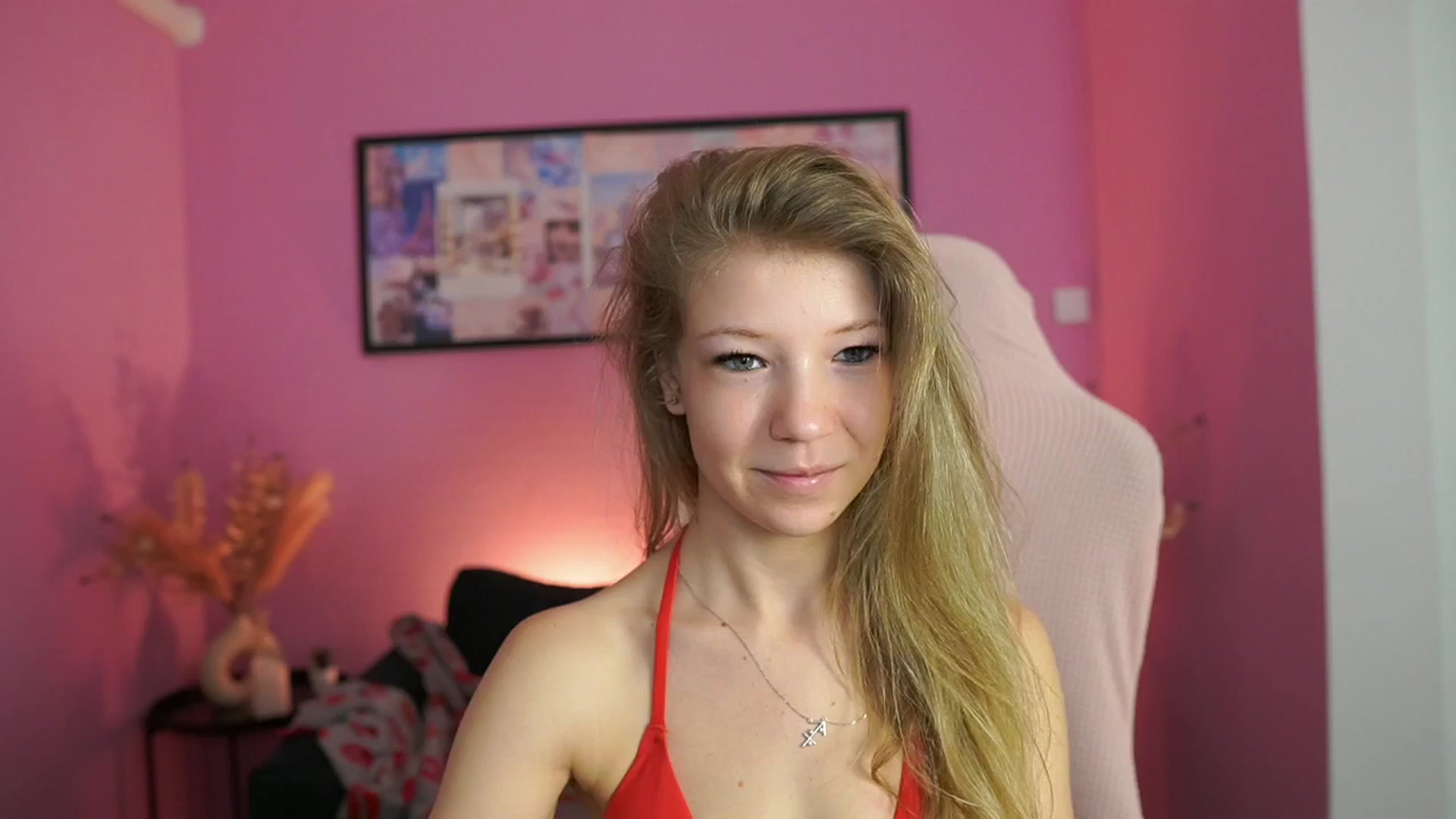 Gallery image thumbnail from Missicute's myfreecams stream on, 05/02/2025, 09:39 image 6 of 20