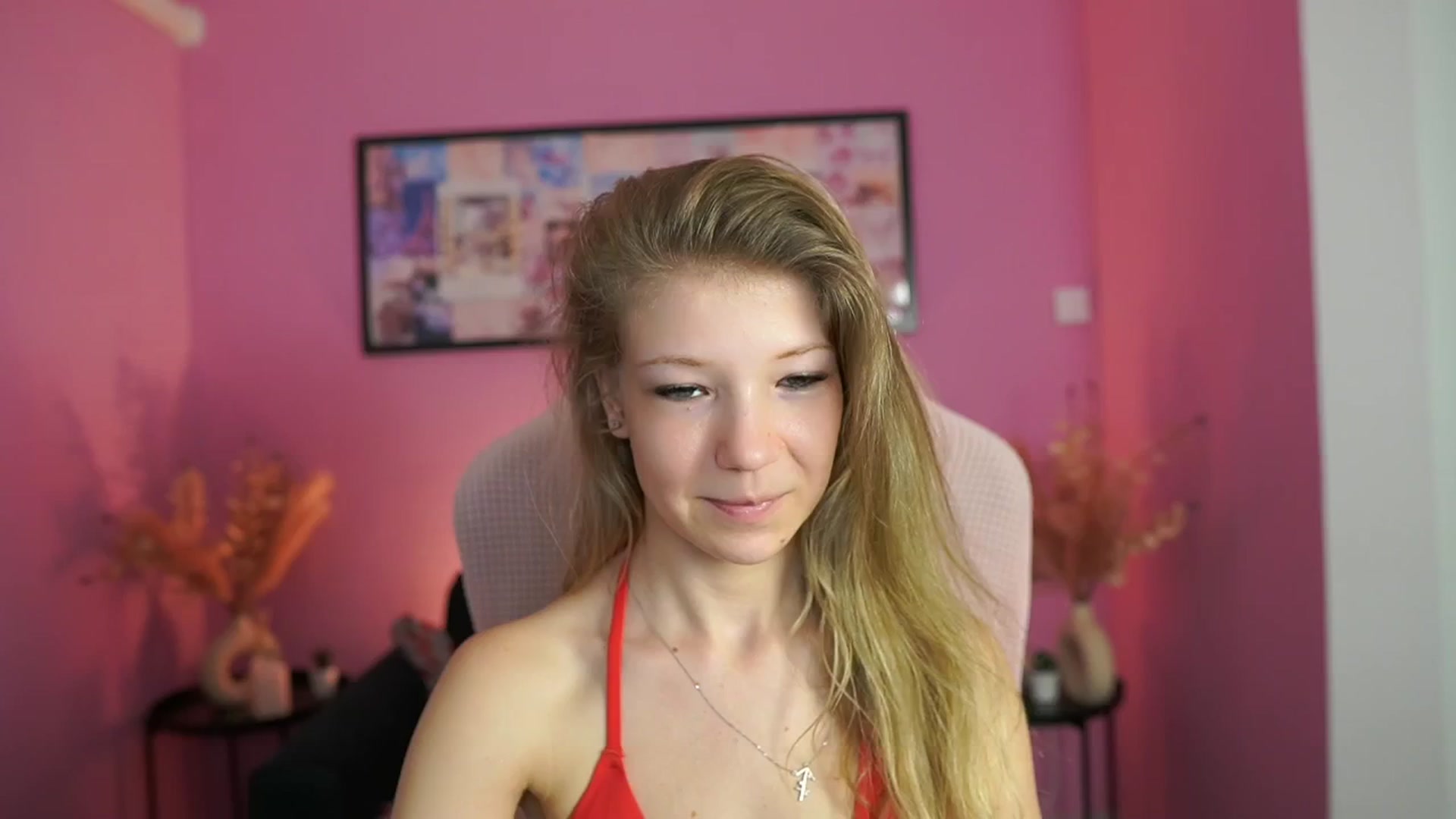 Gallery image thumbnail from Missicute's myfreecams stream on, 05/02/2025, 11:56 image 16 of 20